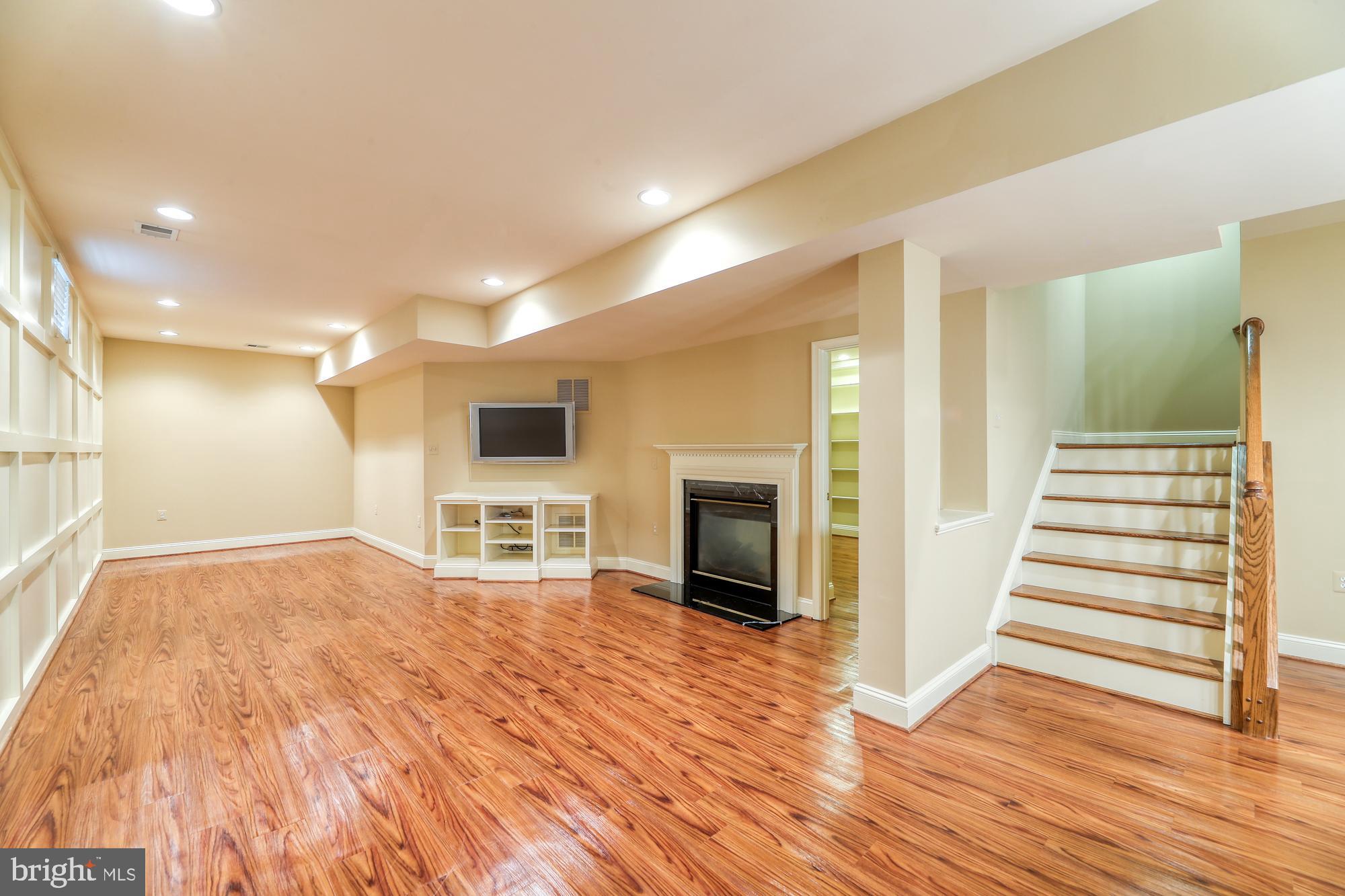 MAPLE TRACE - Residential