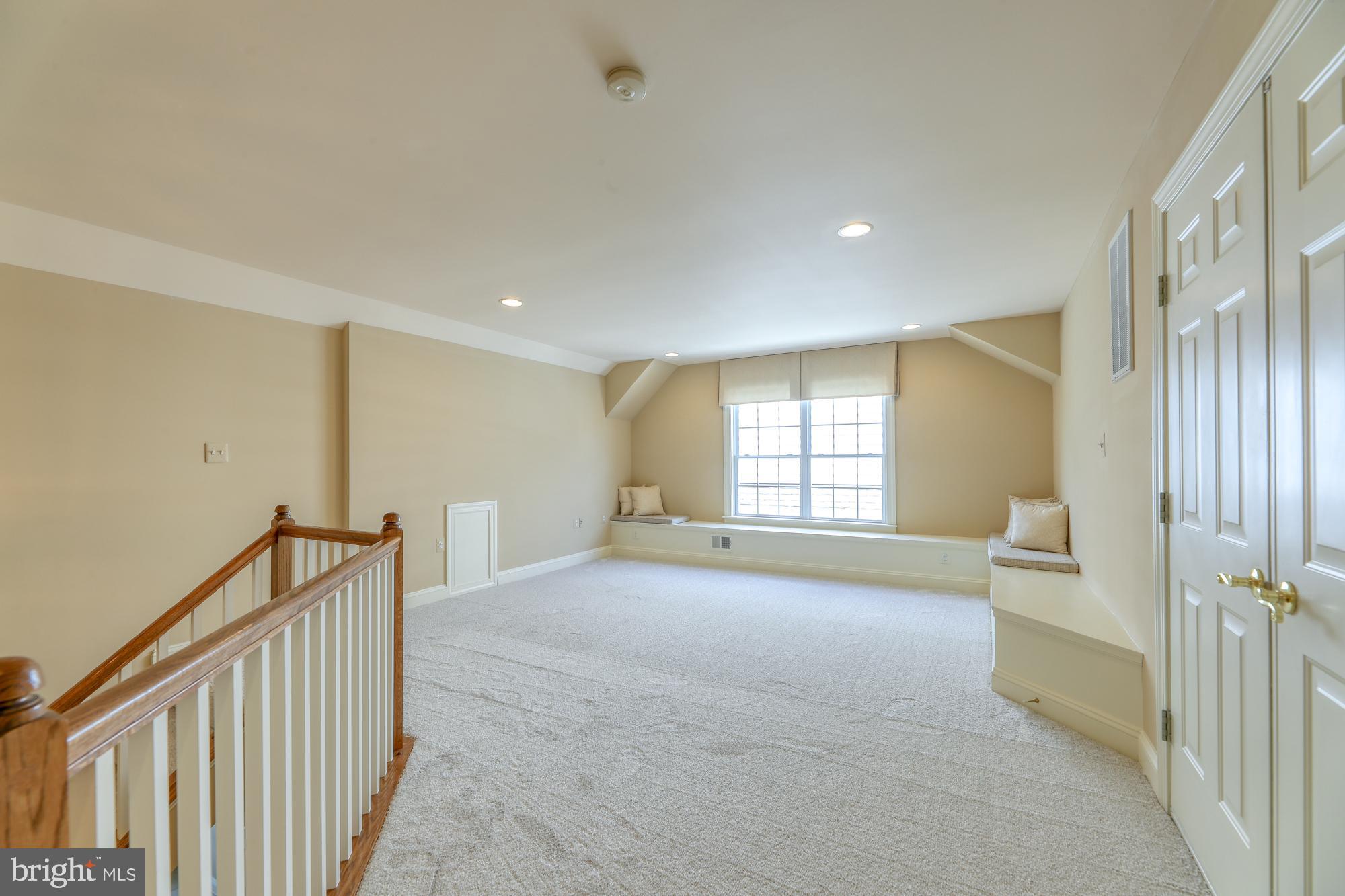 MAPLE TRACE - Residential