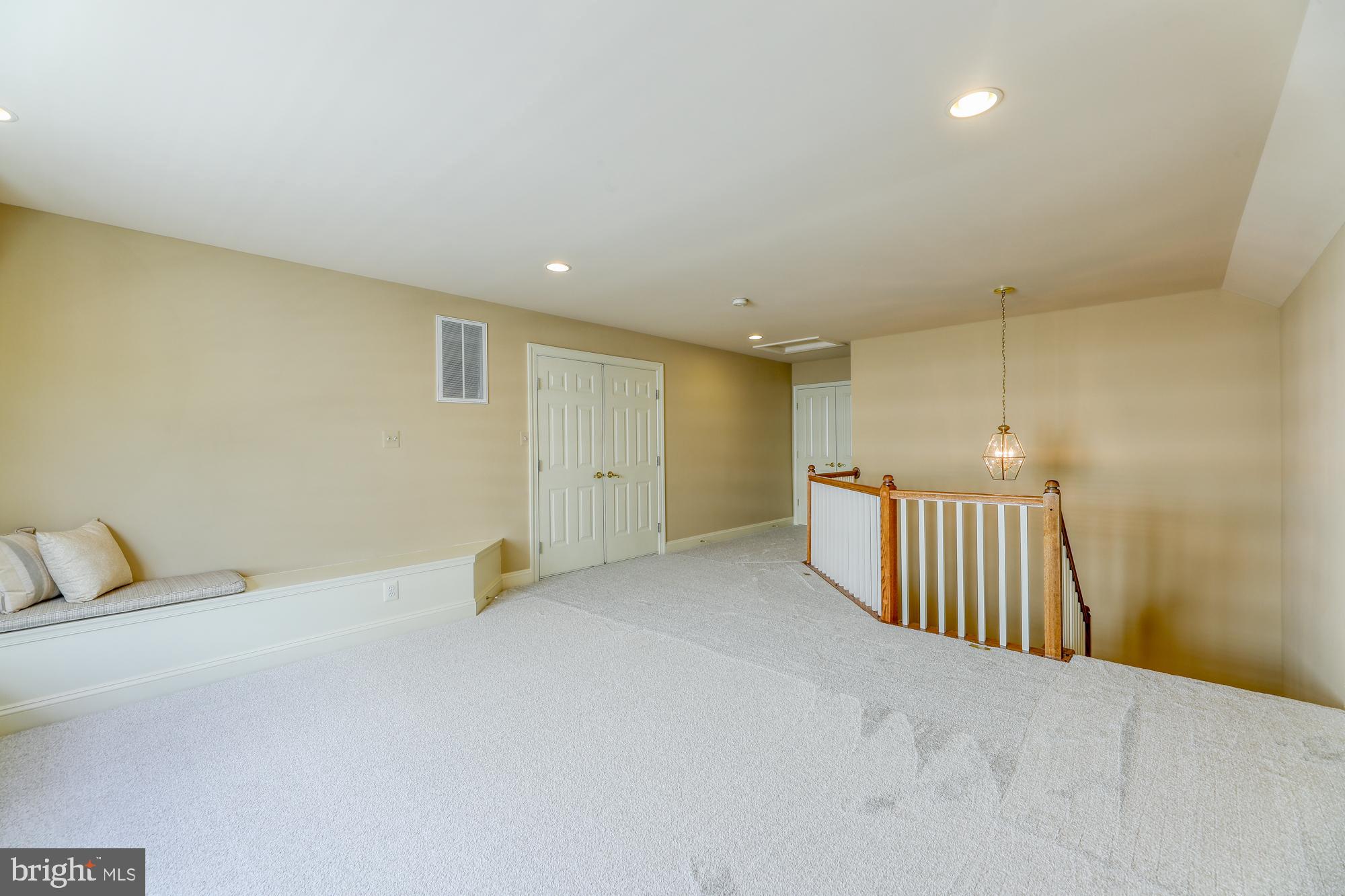 MAPLE TRACE - Residential