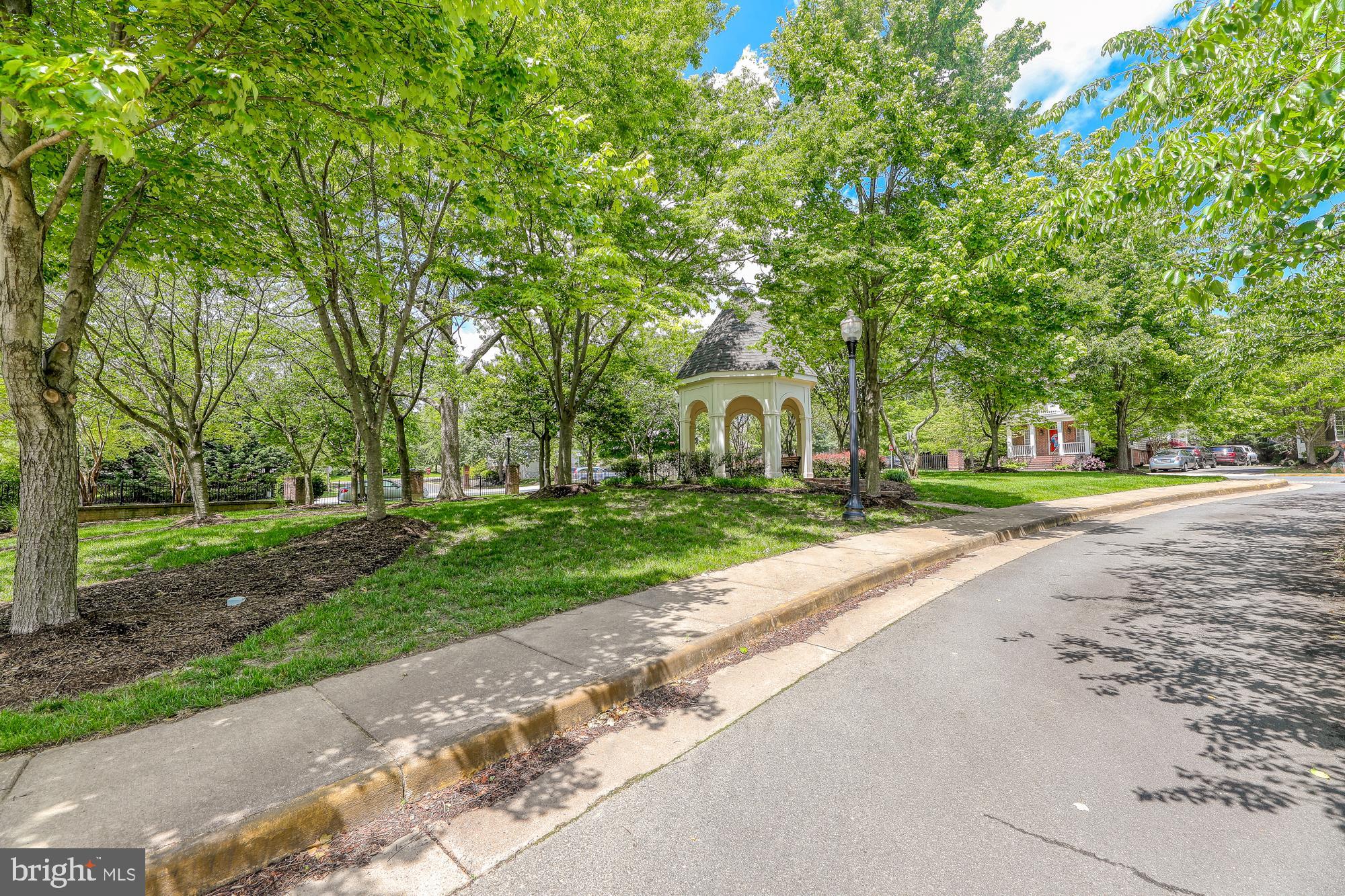 MAPLE TRACE - Residential