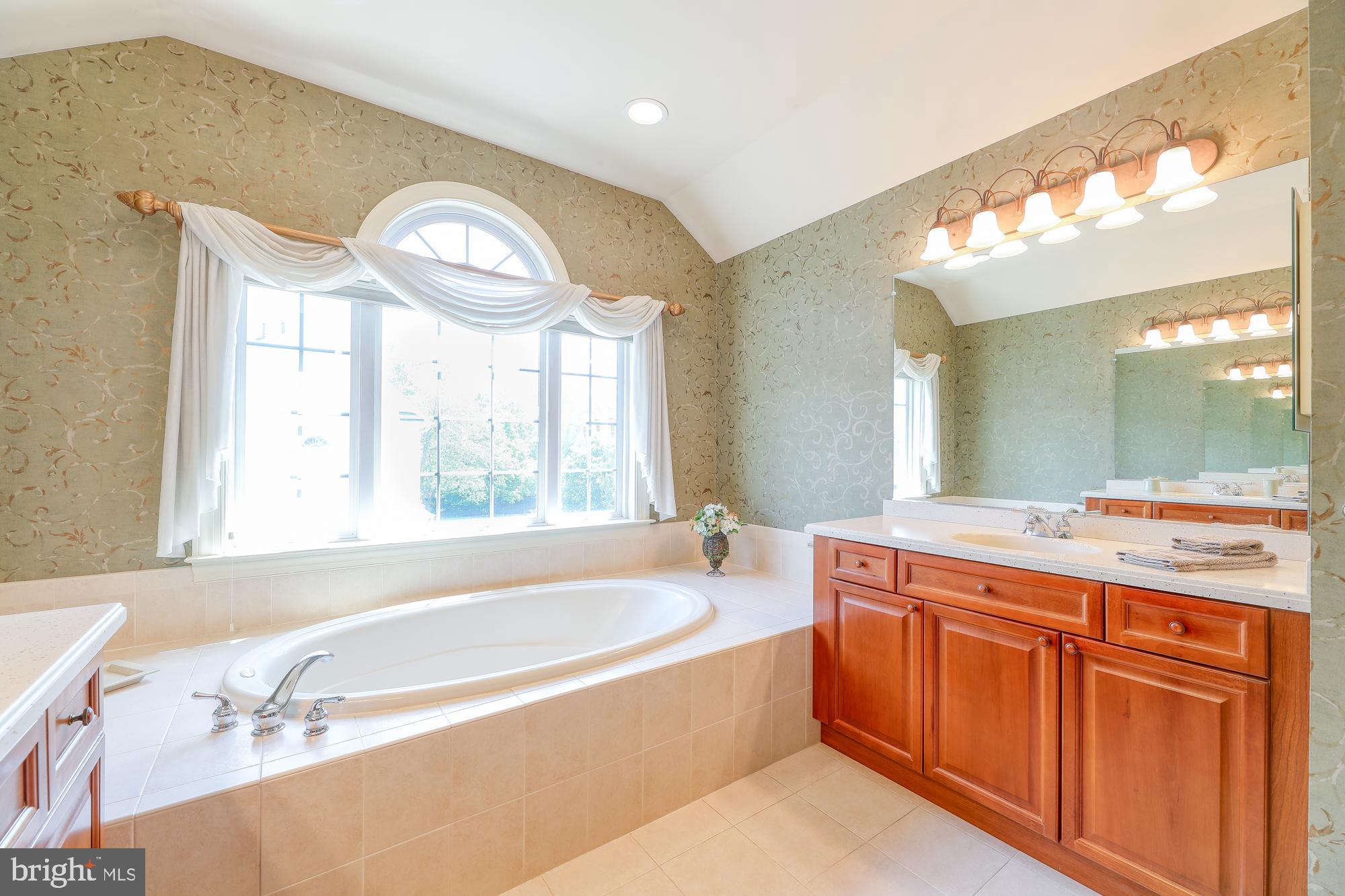 MAPLE TRACE - Residential