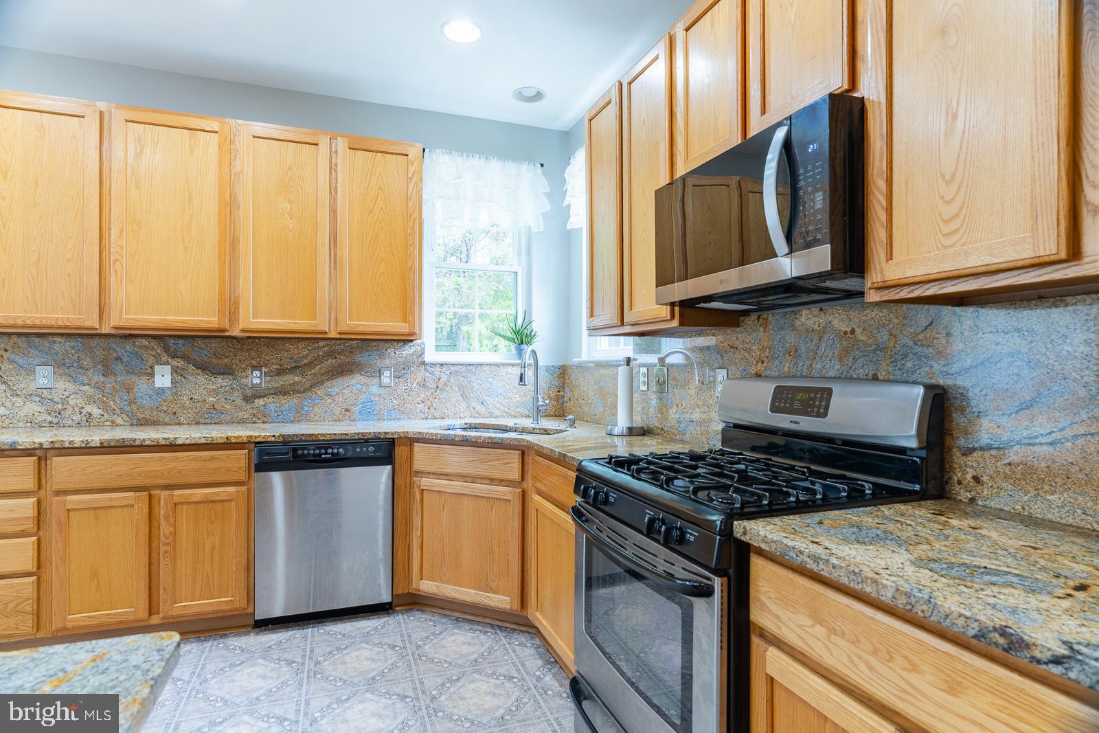 FOX RUN ESTATES - Residential