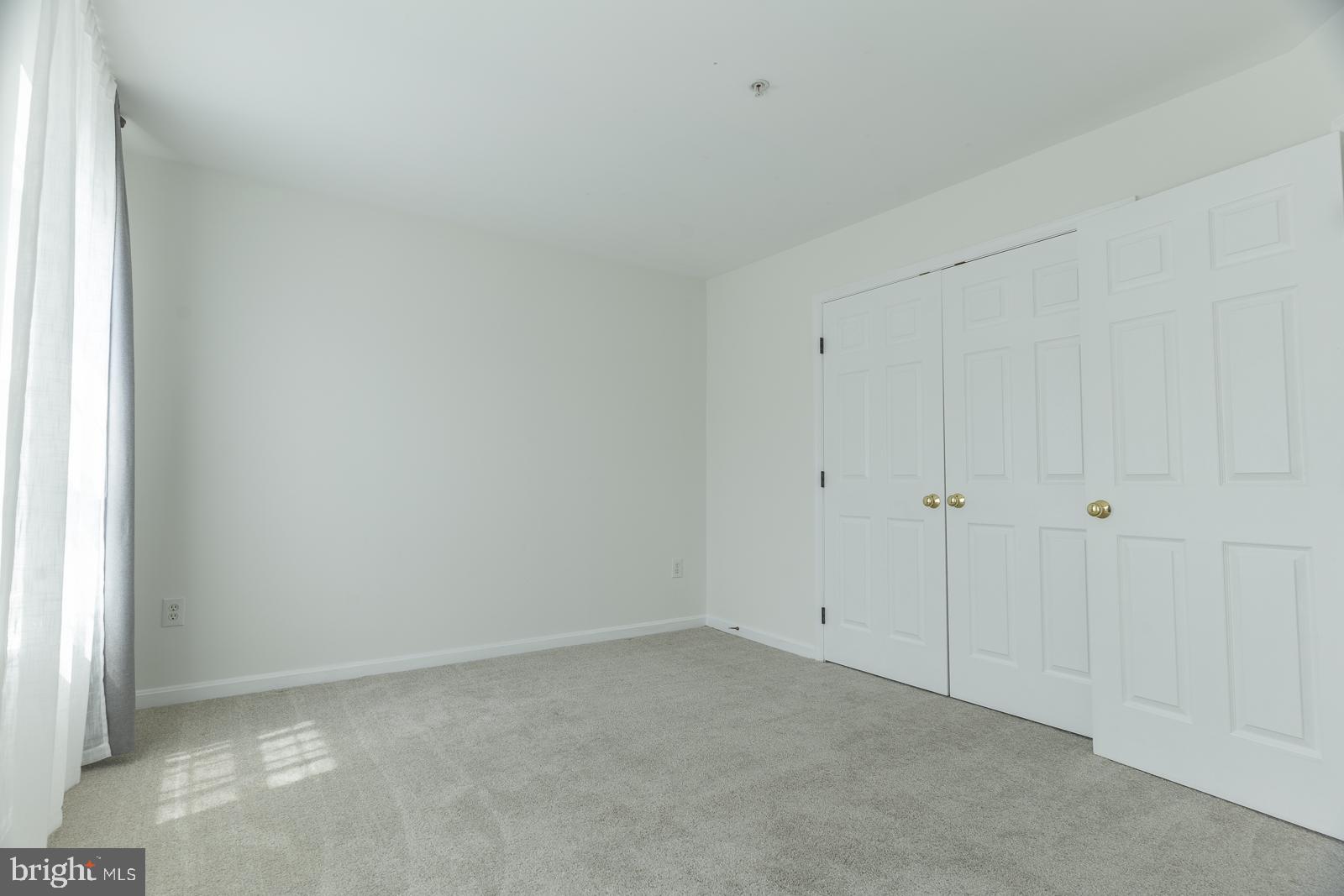 FOX RUN ESTATES - Residential