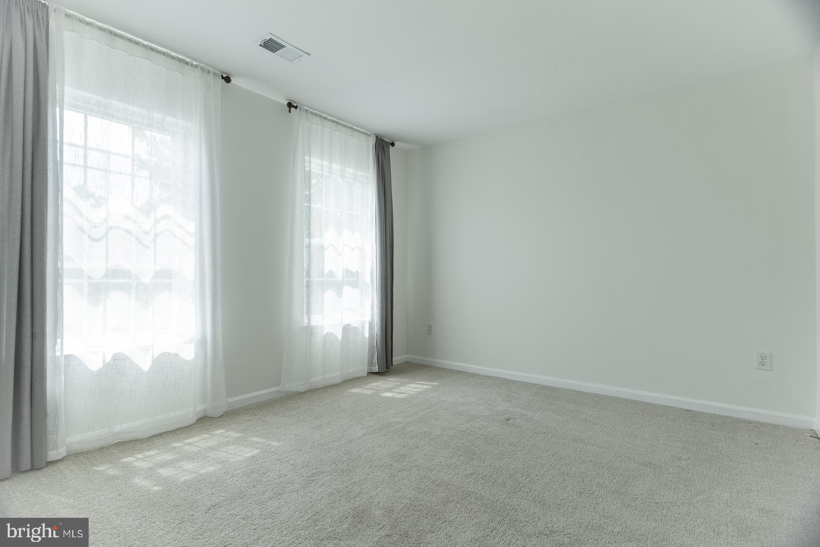 FOX RUN ESTATES - Residential