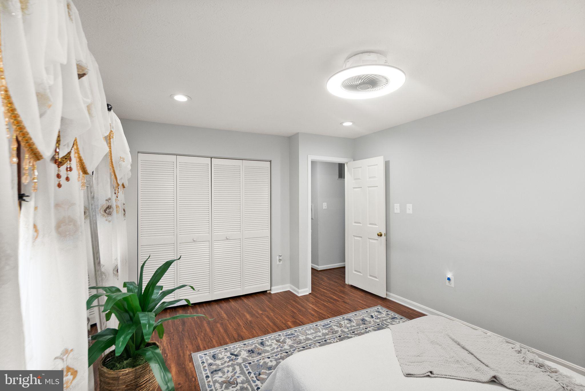 BARKER HILL - Residential