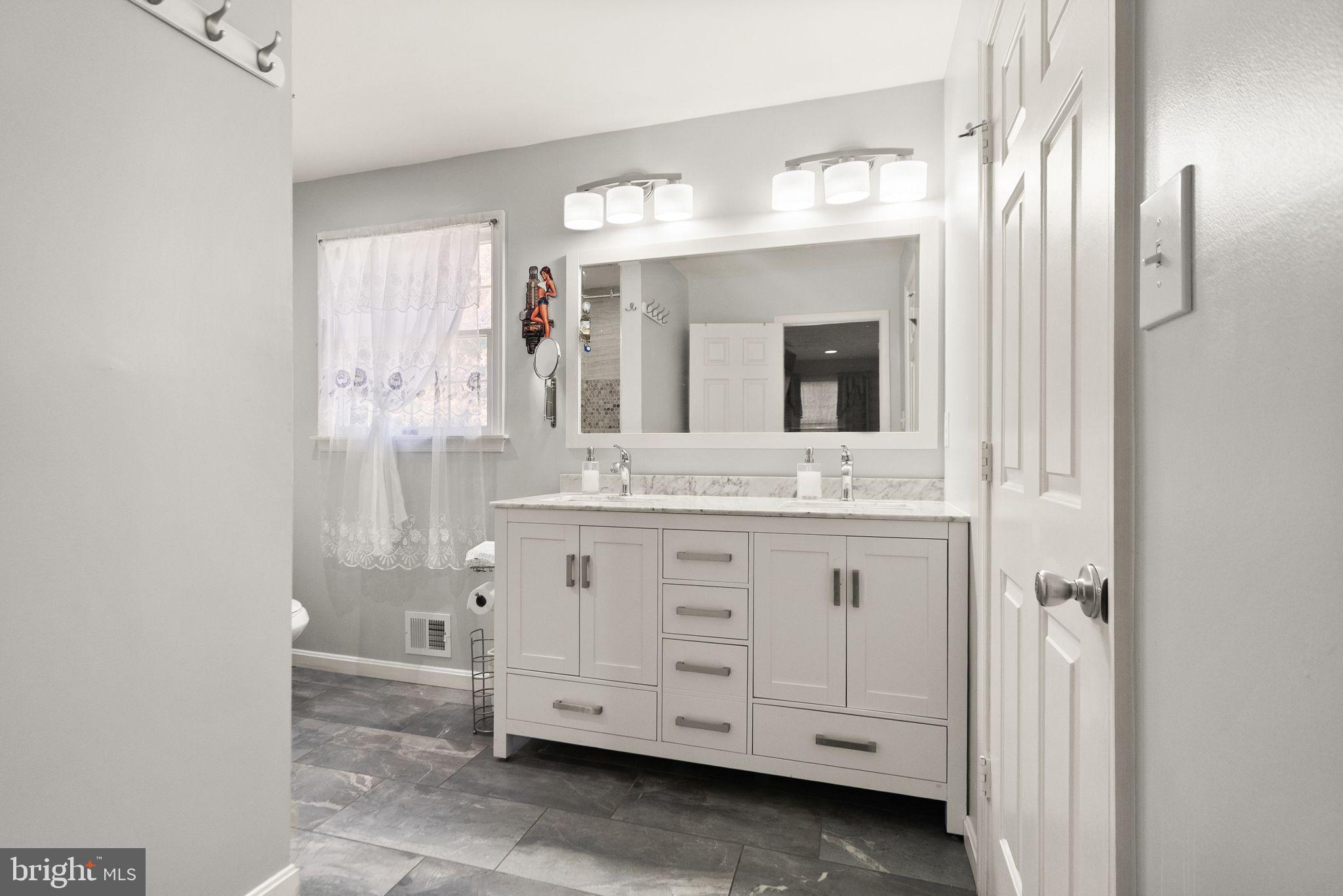 BARKER HILL - Residential