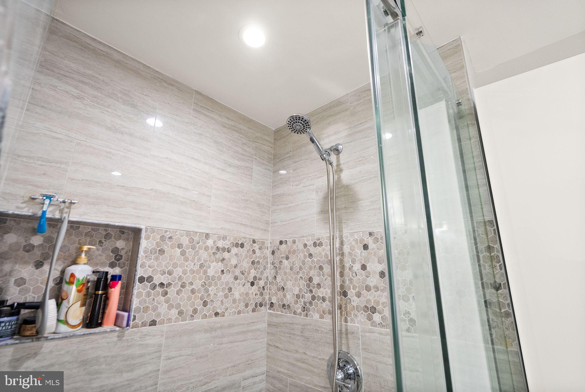 BARKER HILL - Residential