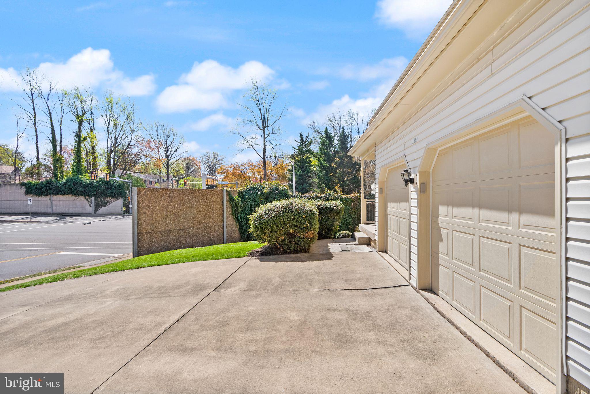 BARKER HILL - Residential