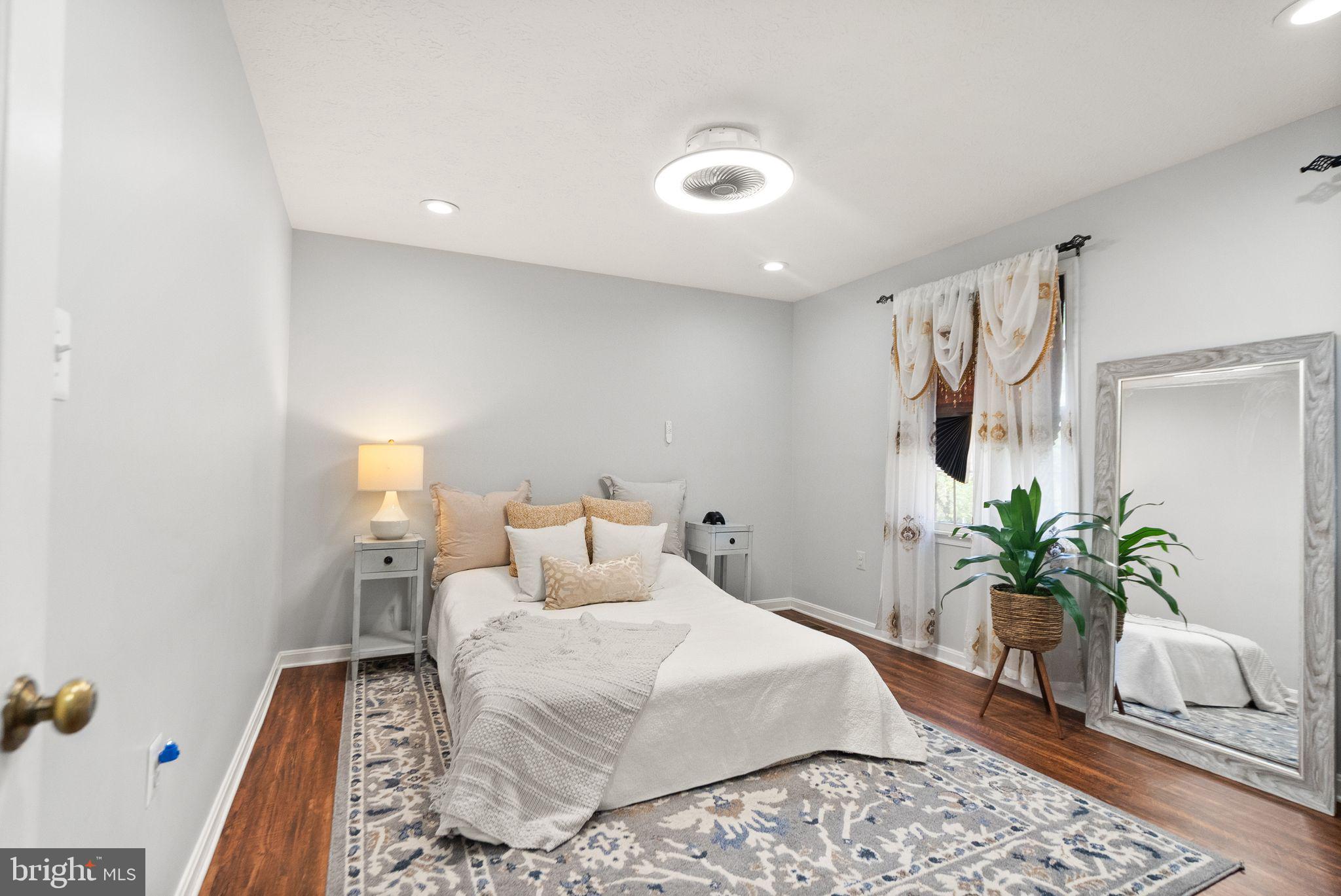 BARKER HILL - Residential