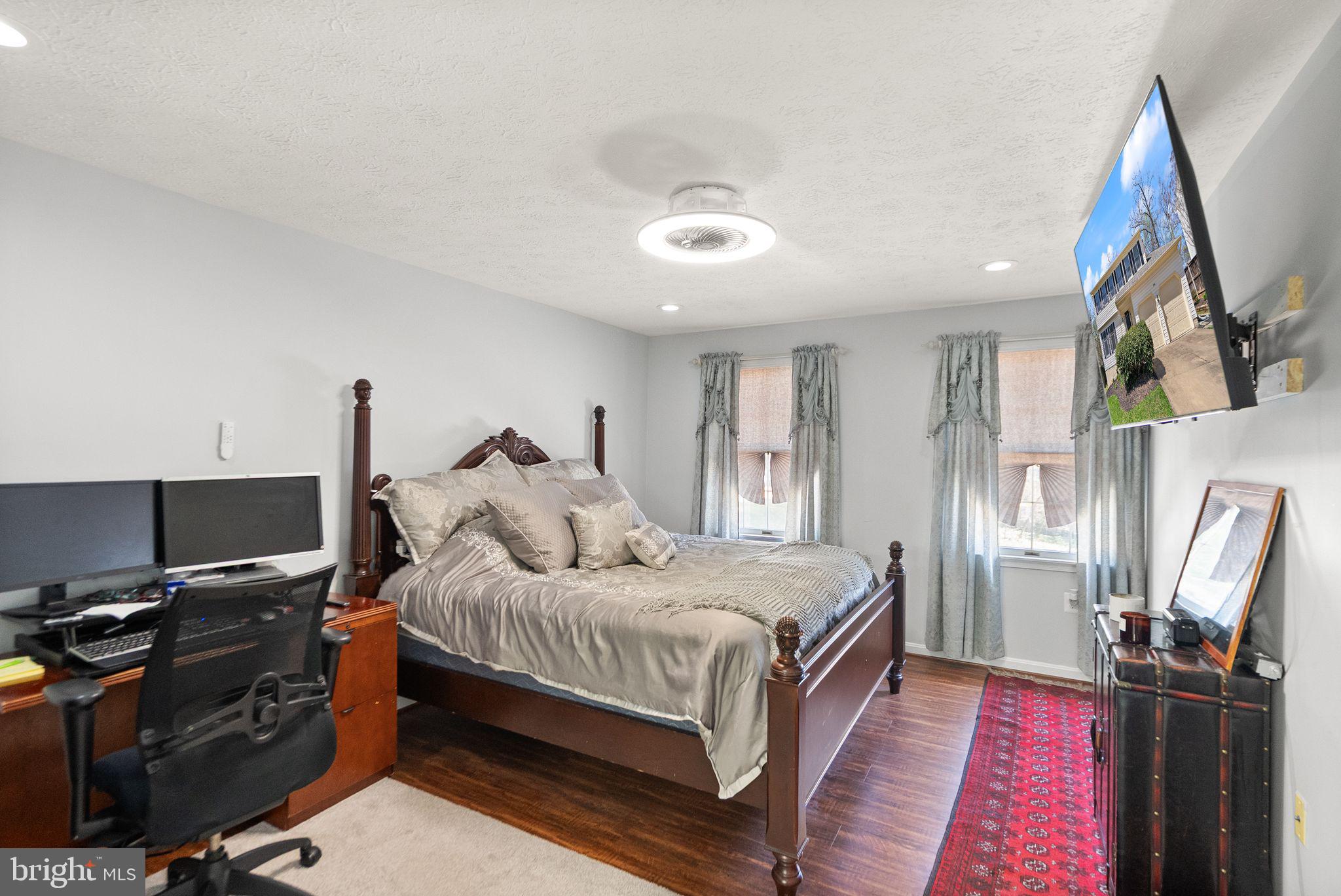 BARKER HILL - Residential