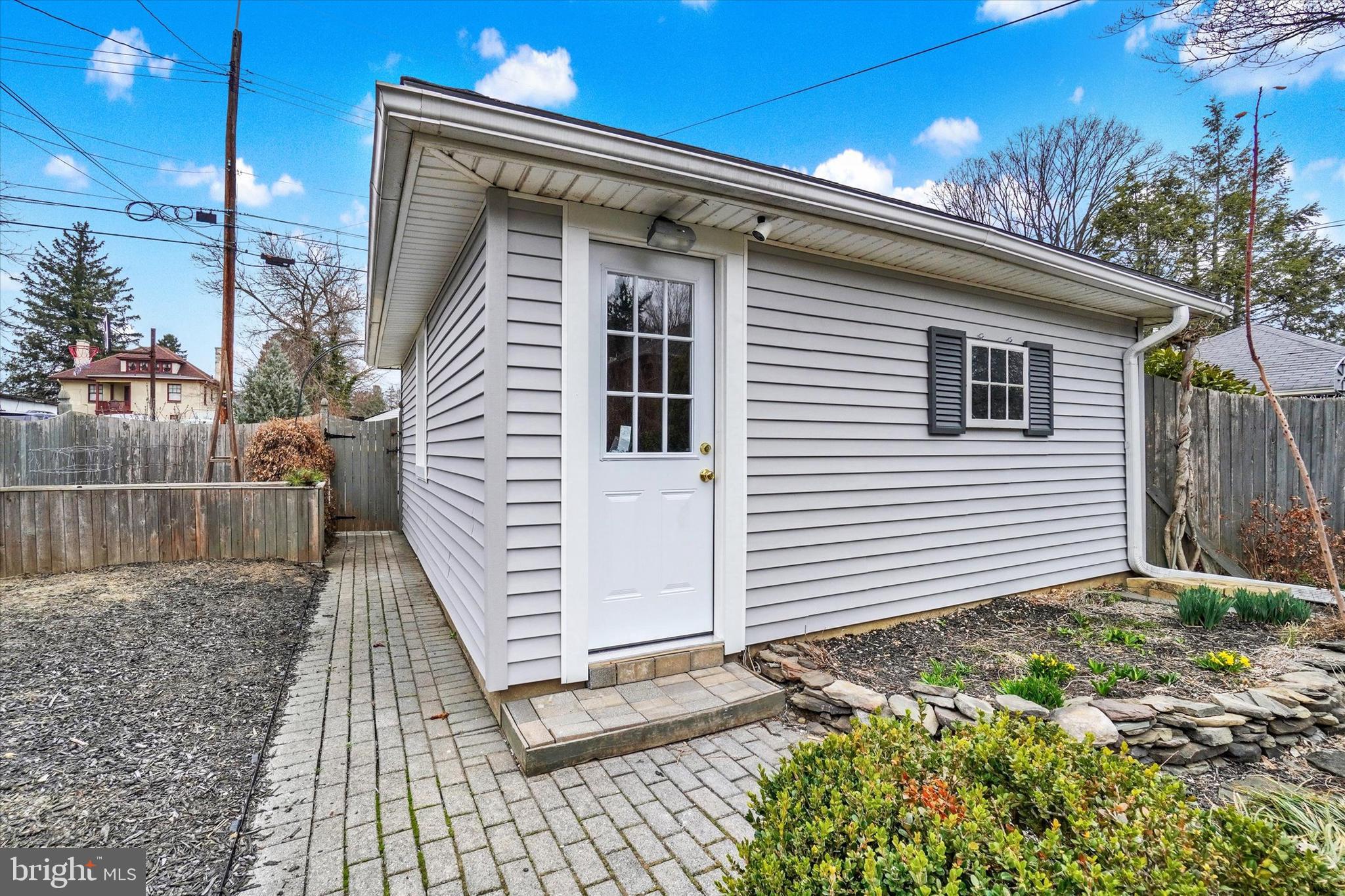 ELMWOOD - Residential