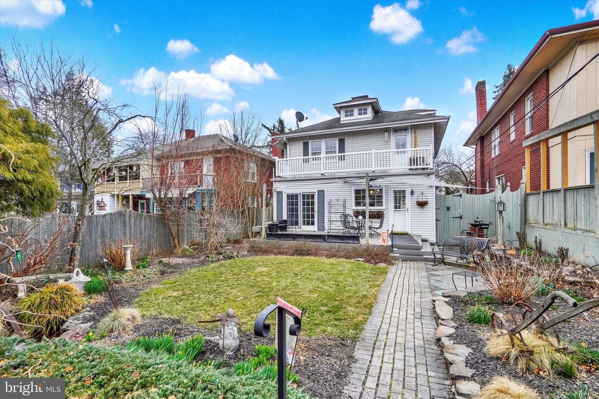 ELMWOOD - Residential