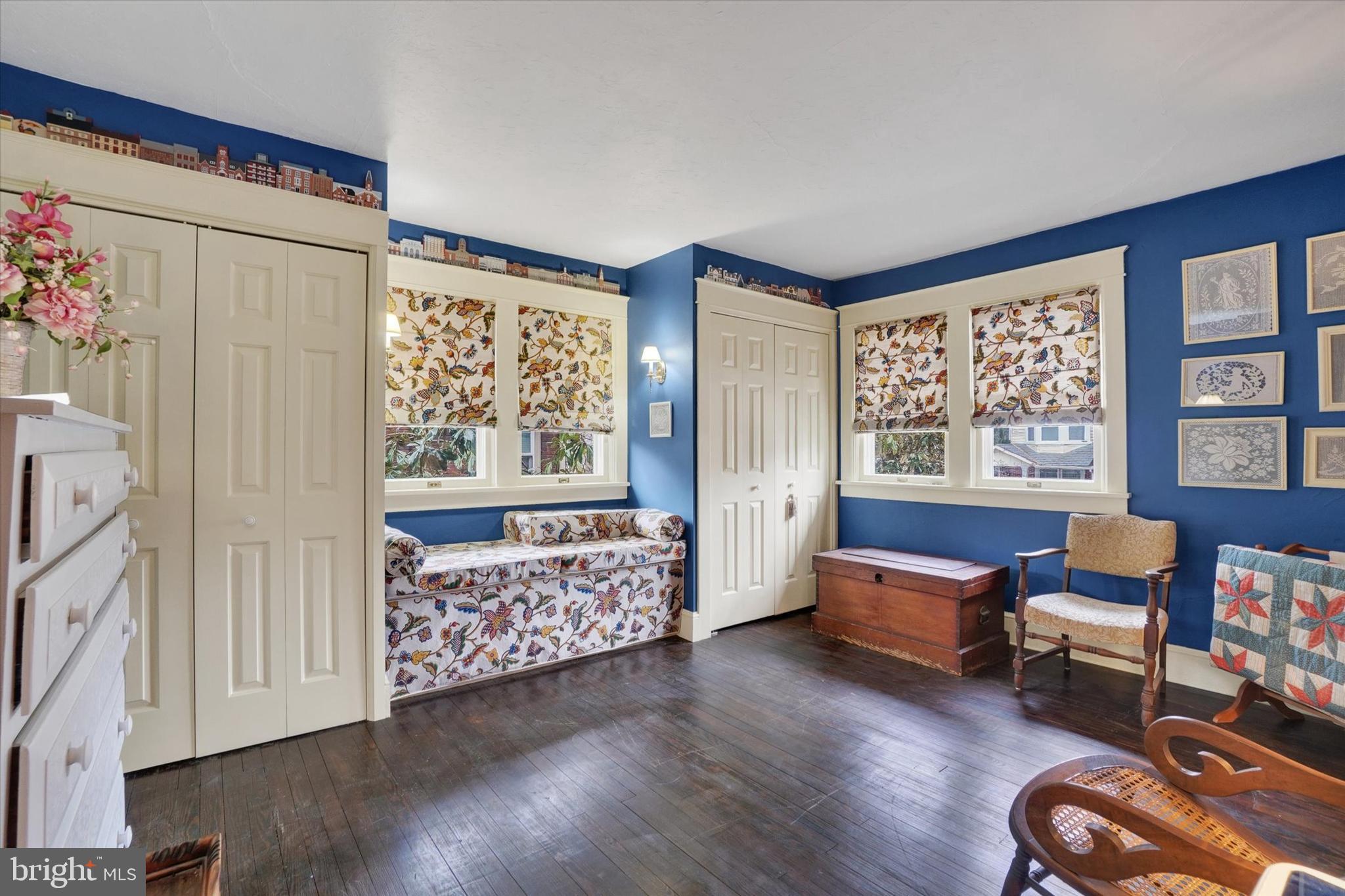 ELMWOOD - Residential