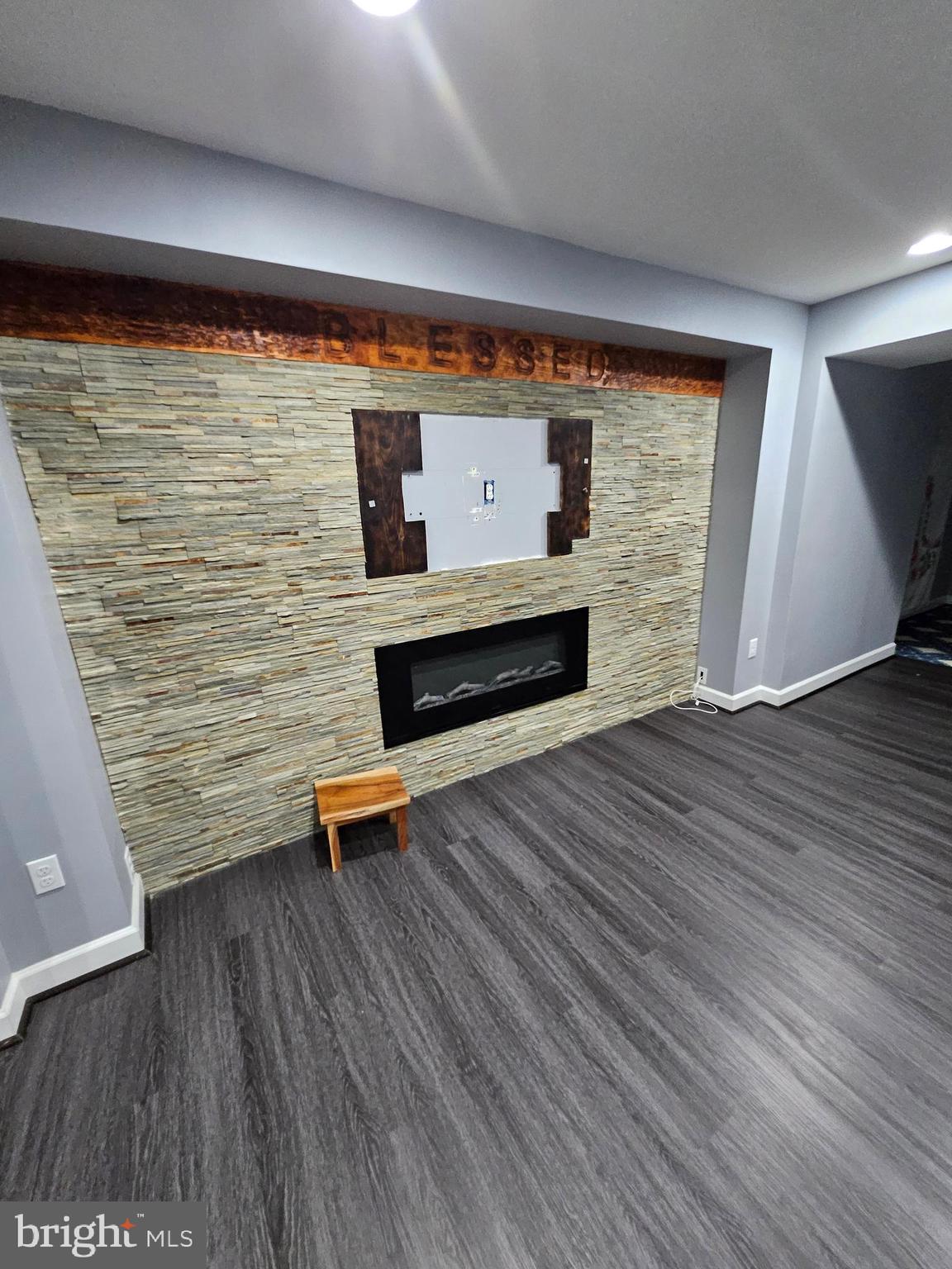 MERIDIAN CROSSING - Residential