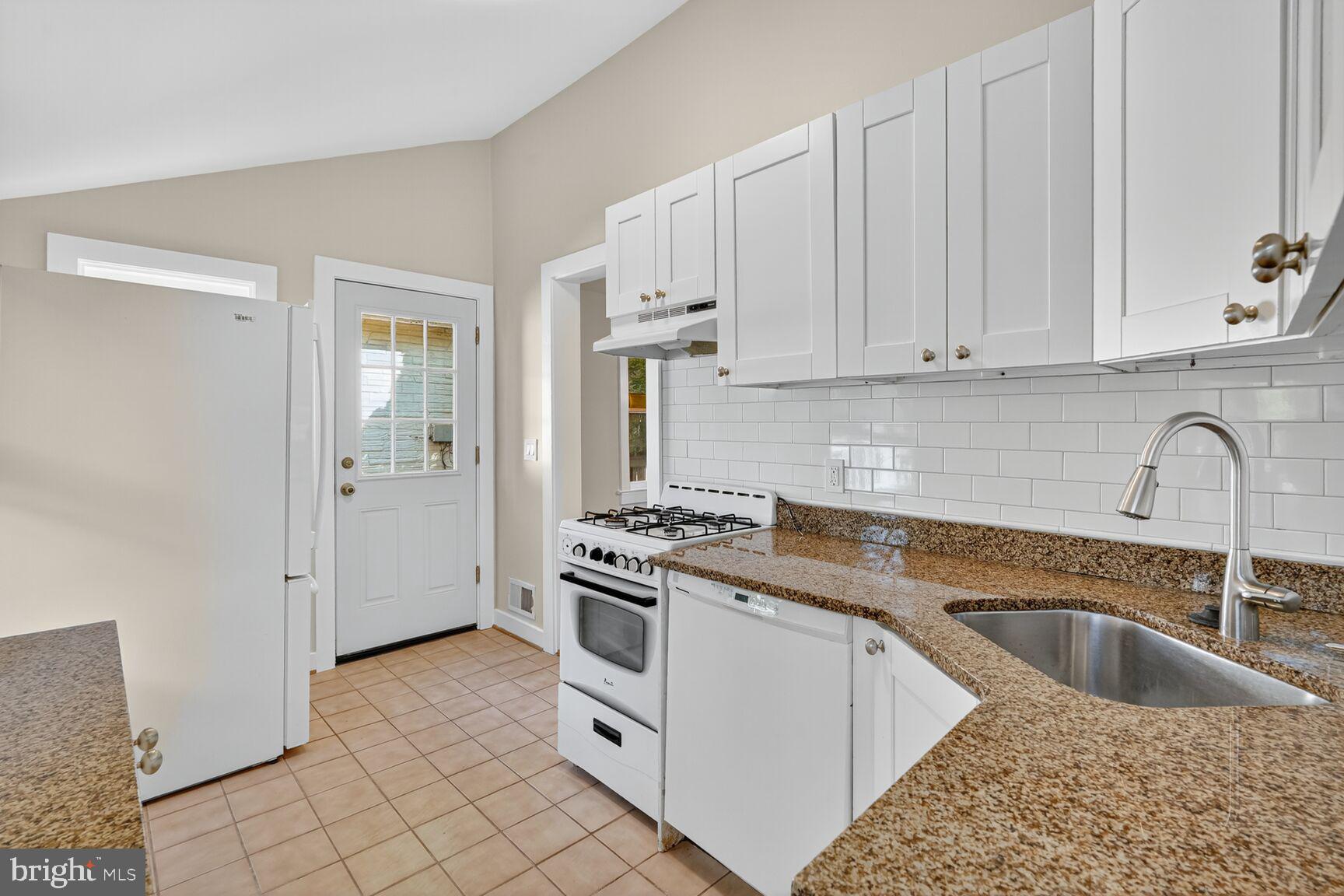 MAYWOOD - Residential Lease