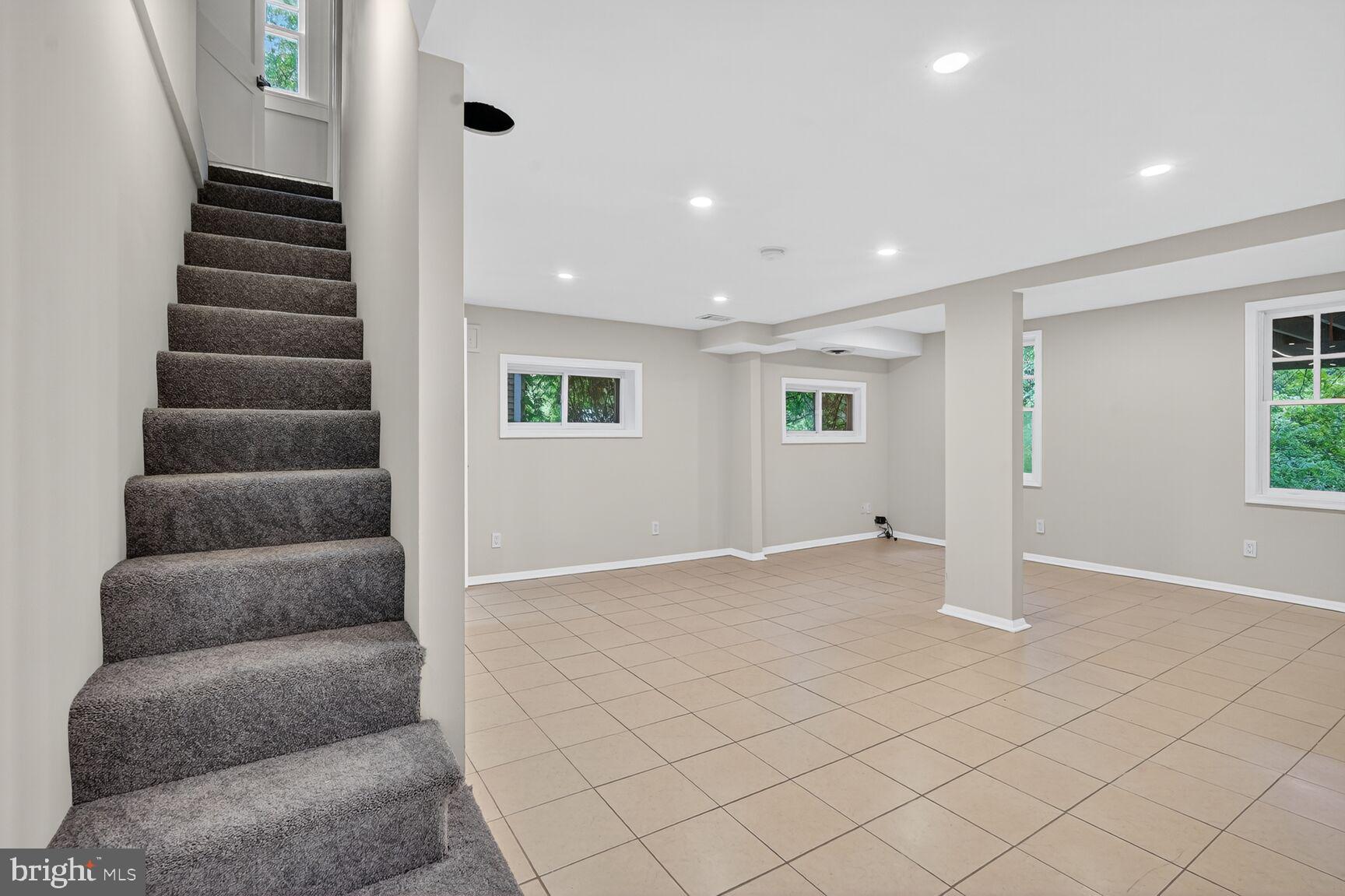 MAYWOOD - Residential Lease