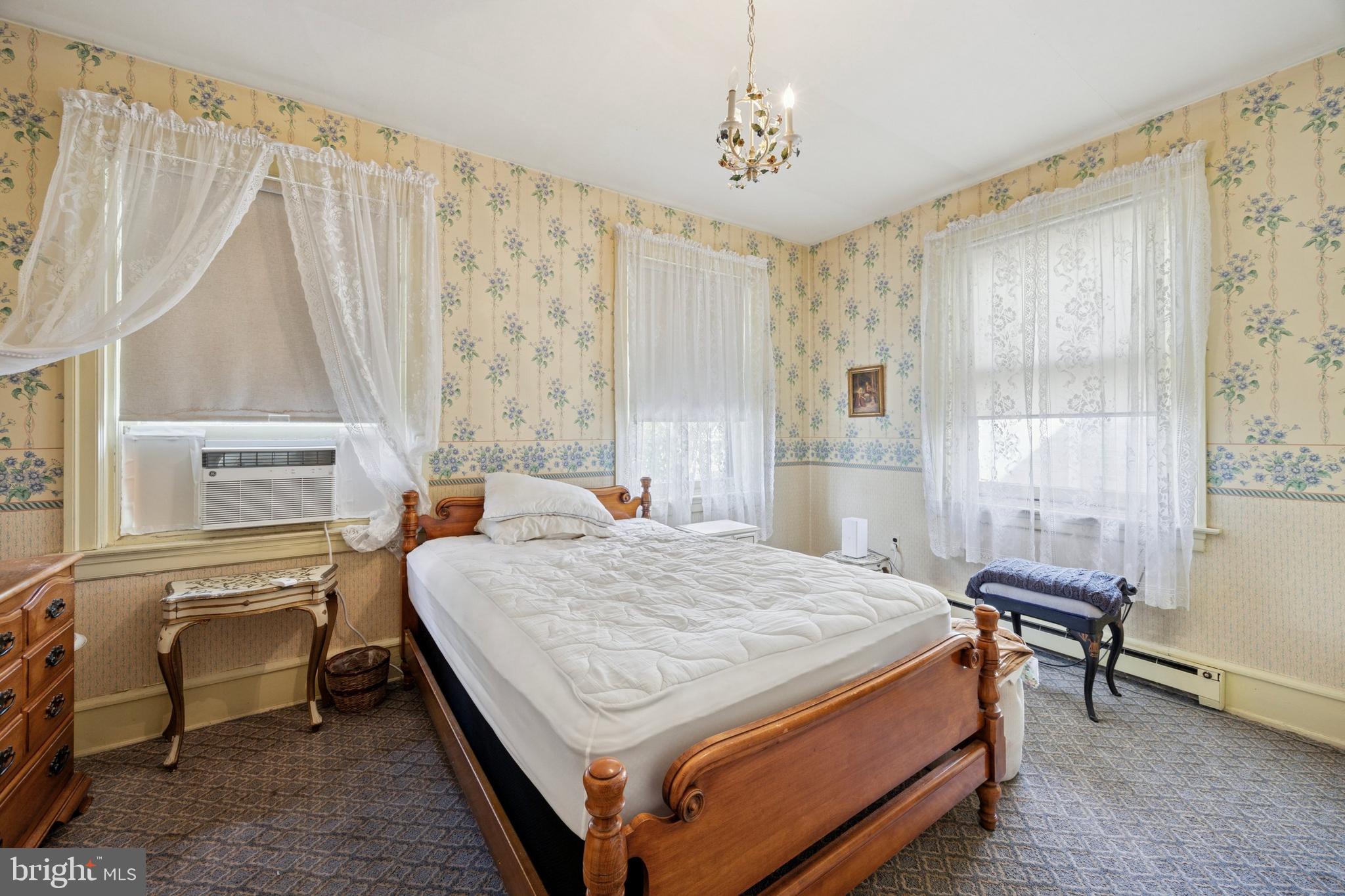 GIRARD ESTATES - Residential