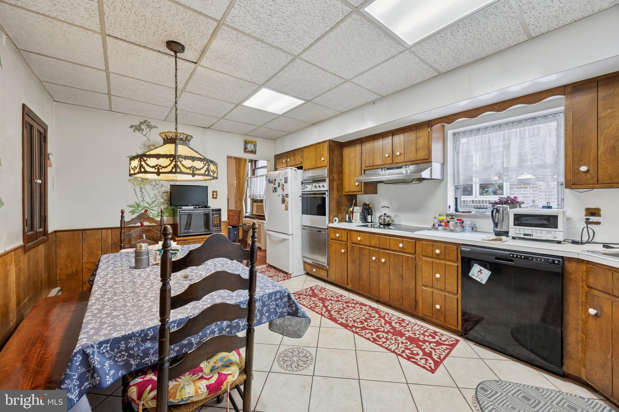 GIRARD ESTATES - Residential