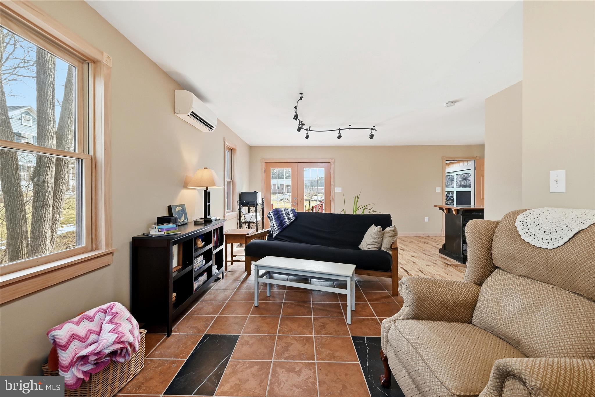 BERRYVILLE - Residential