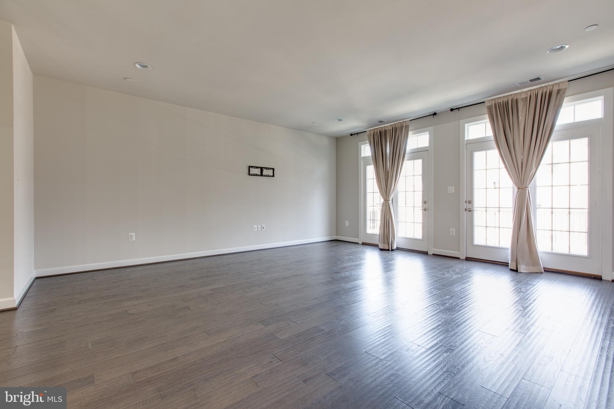 PARKSIDE - Residential Lease