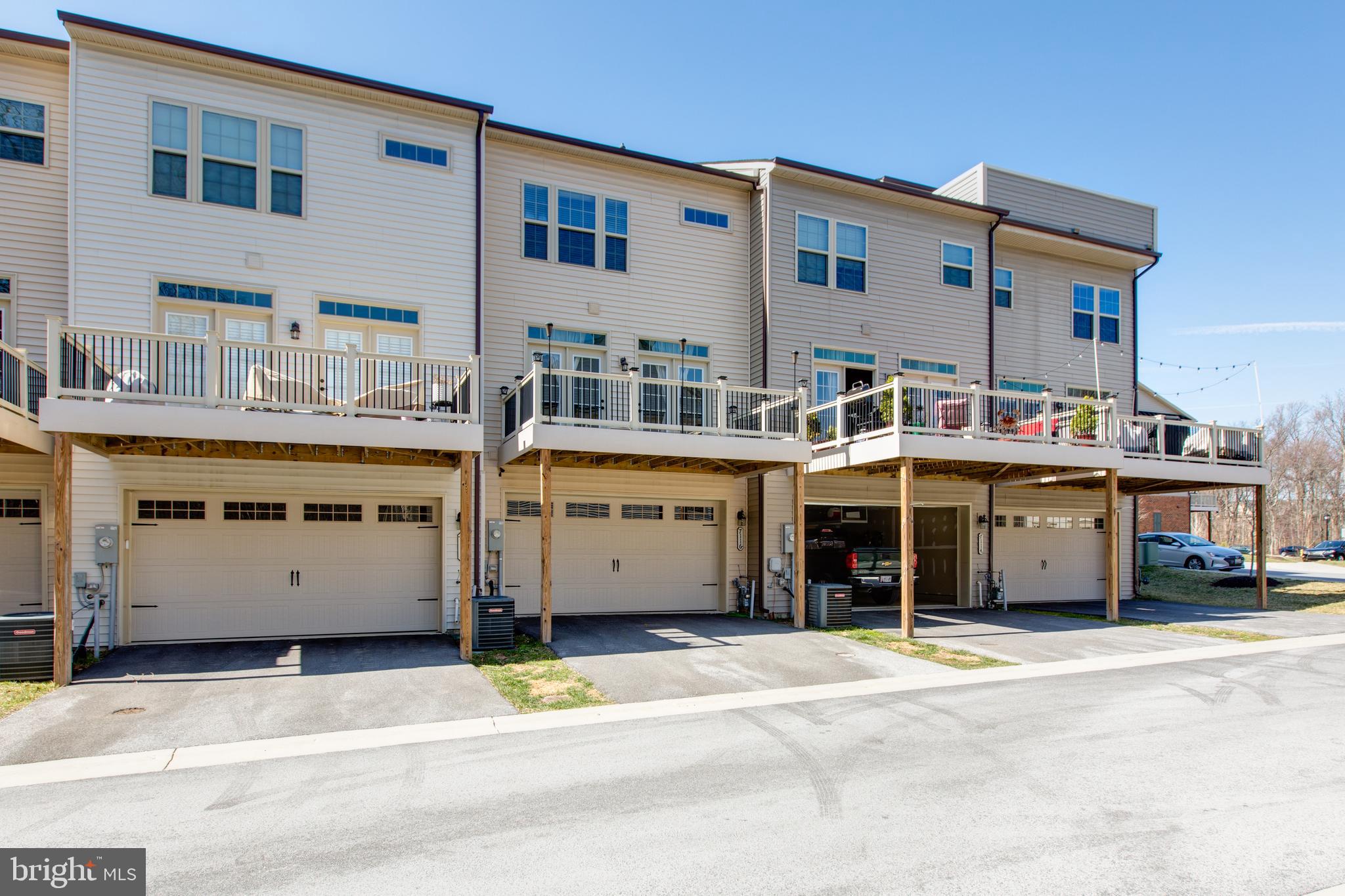 PARKSIDE - Residential Lease