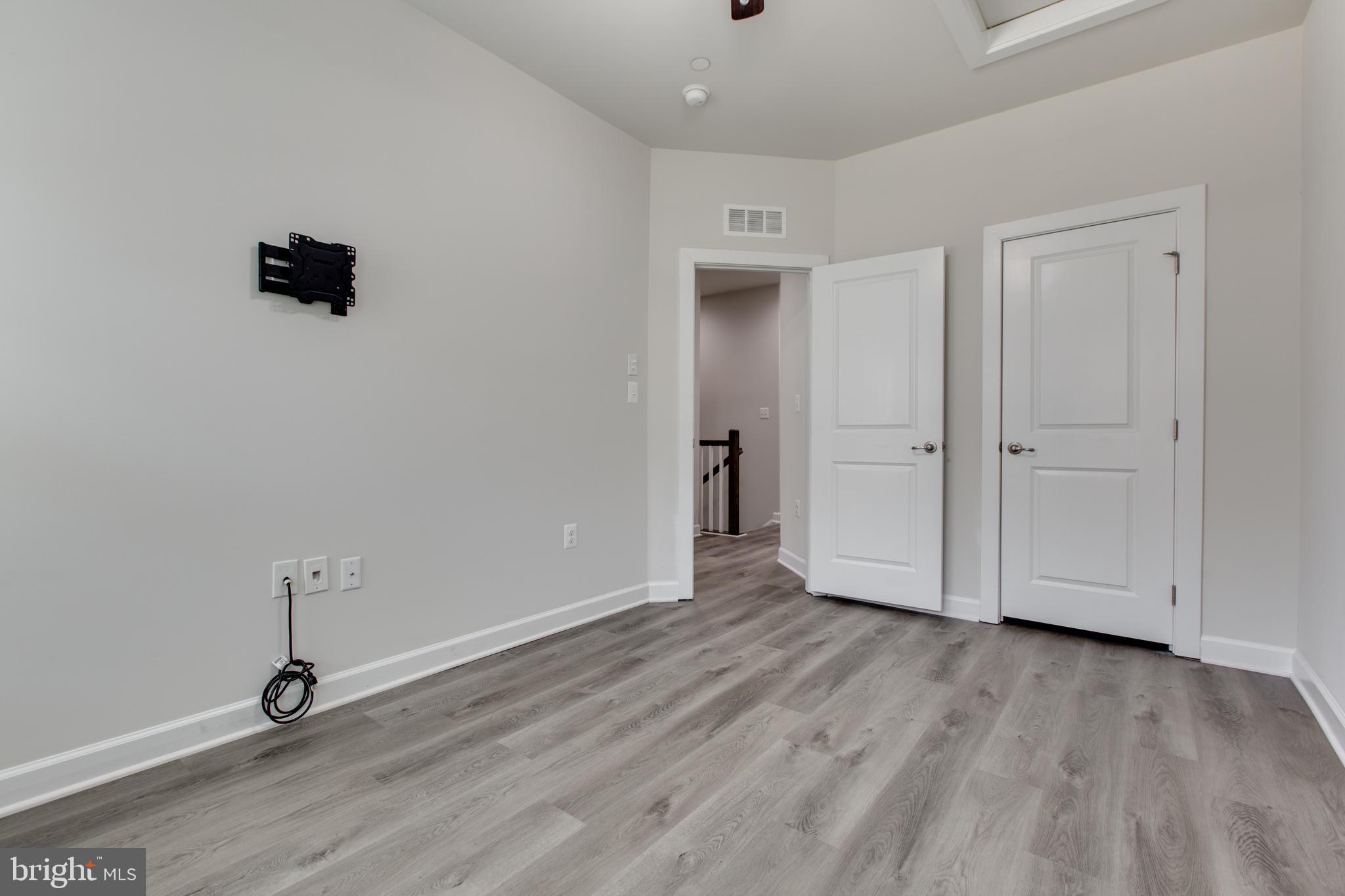 PARKSIDE - Residential Lease