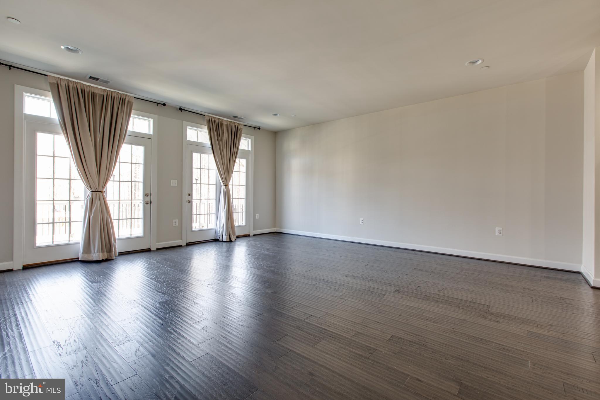 PARKSIDE - Residential Lease