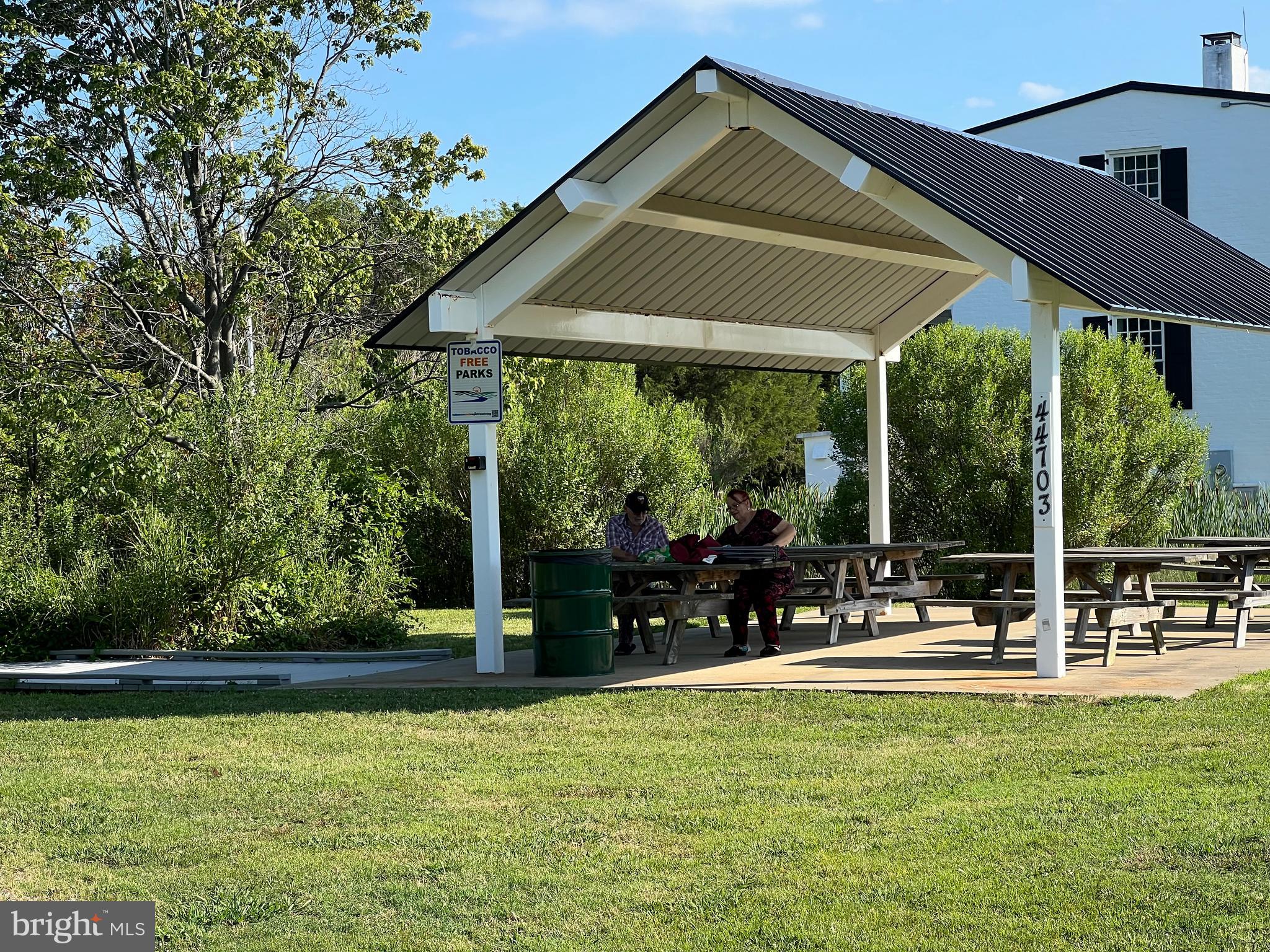 TALL TIMBERS - Residential