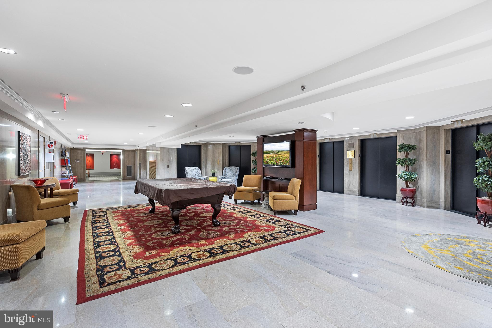 LOGAN SQUARE - Residential Lease