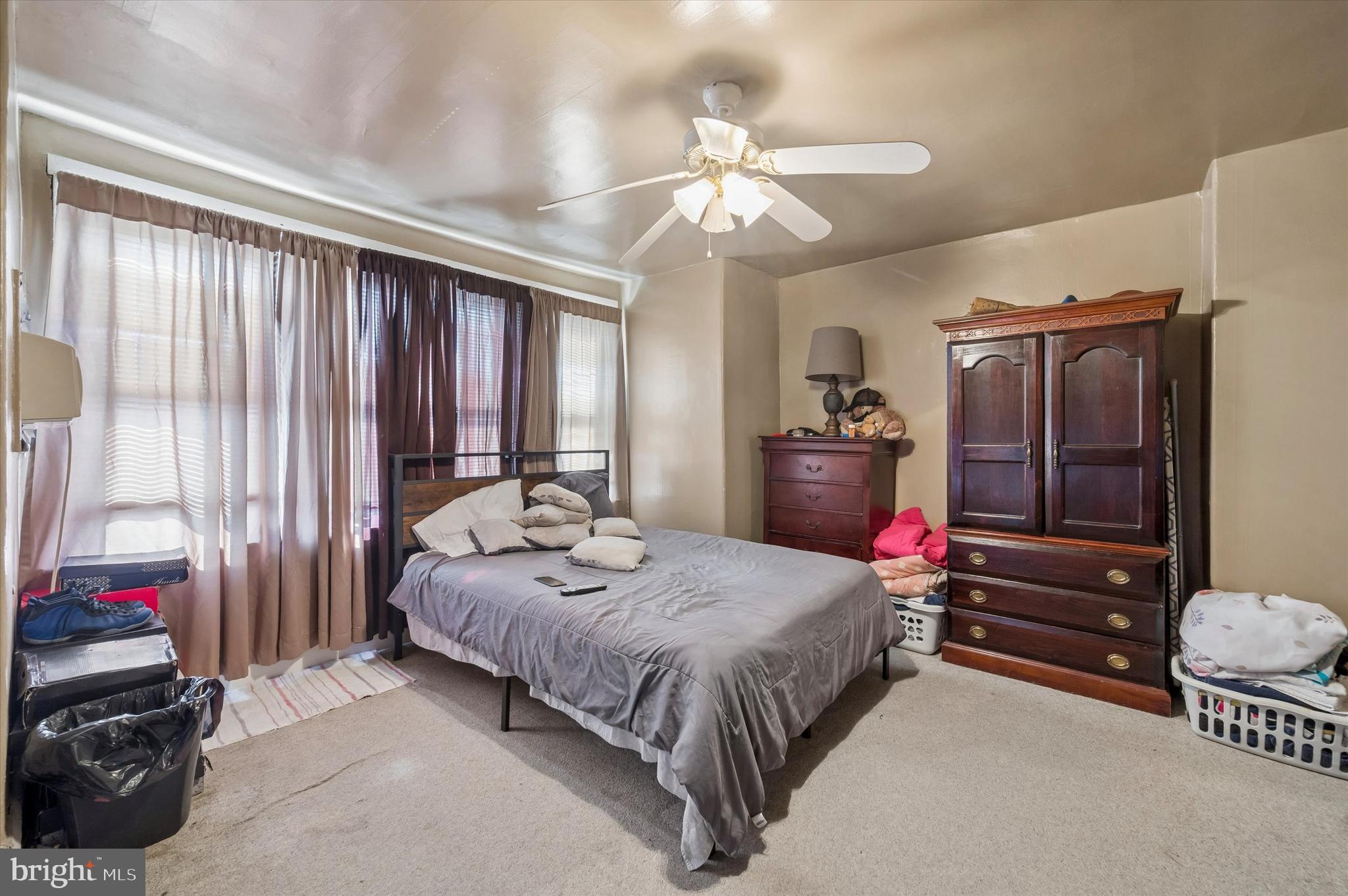 ELMWOOD PARK - Residential