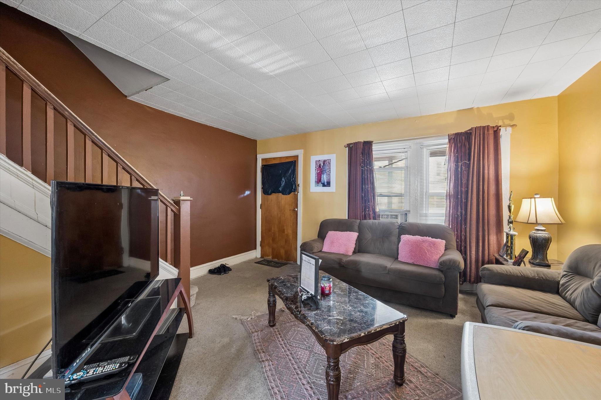 ELMWOOD PARK - Residential