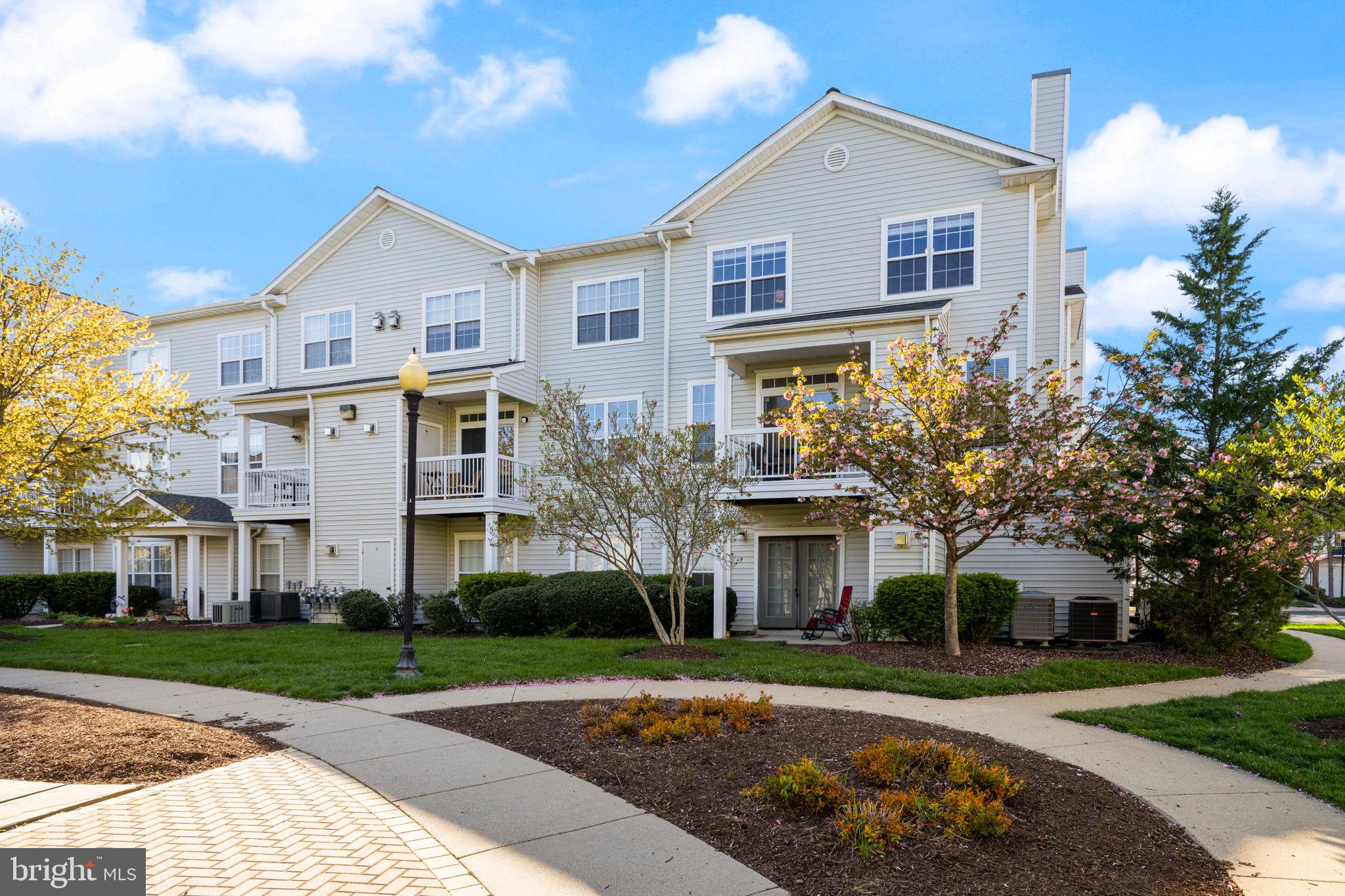 FOX MILL STATION - Residential