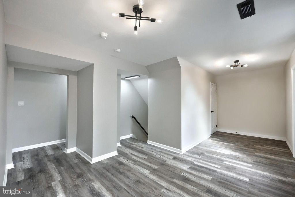 Photo of 240 E King Street, YORK, PA 17403 (MLS # PAYK2093974)