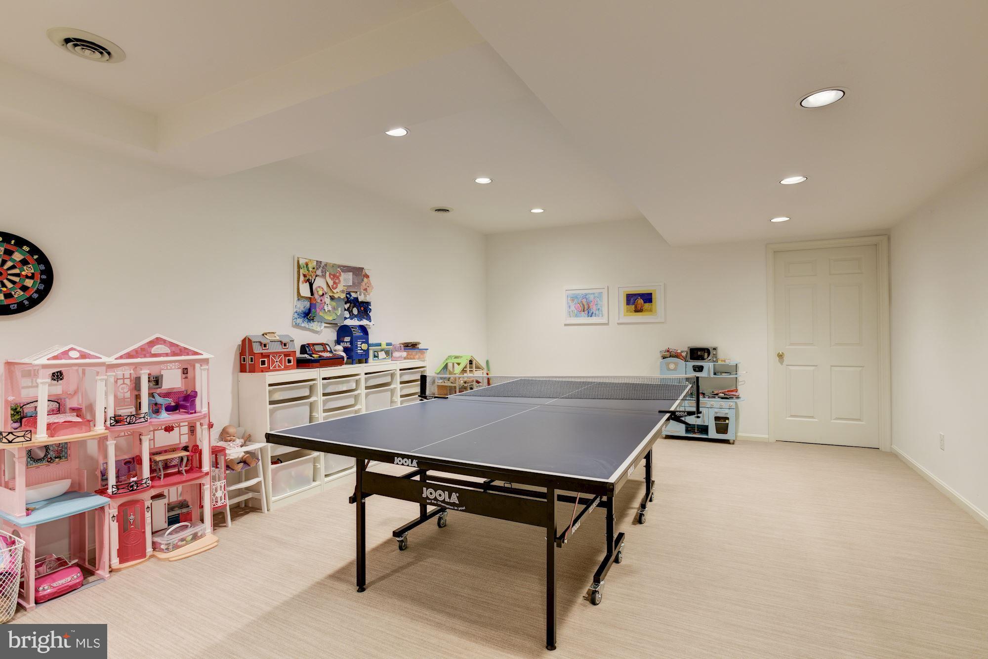 RIVER FALLS - Residential