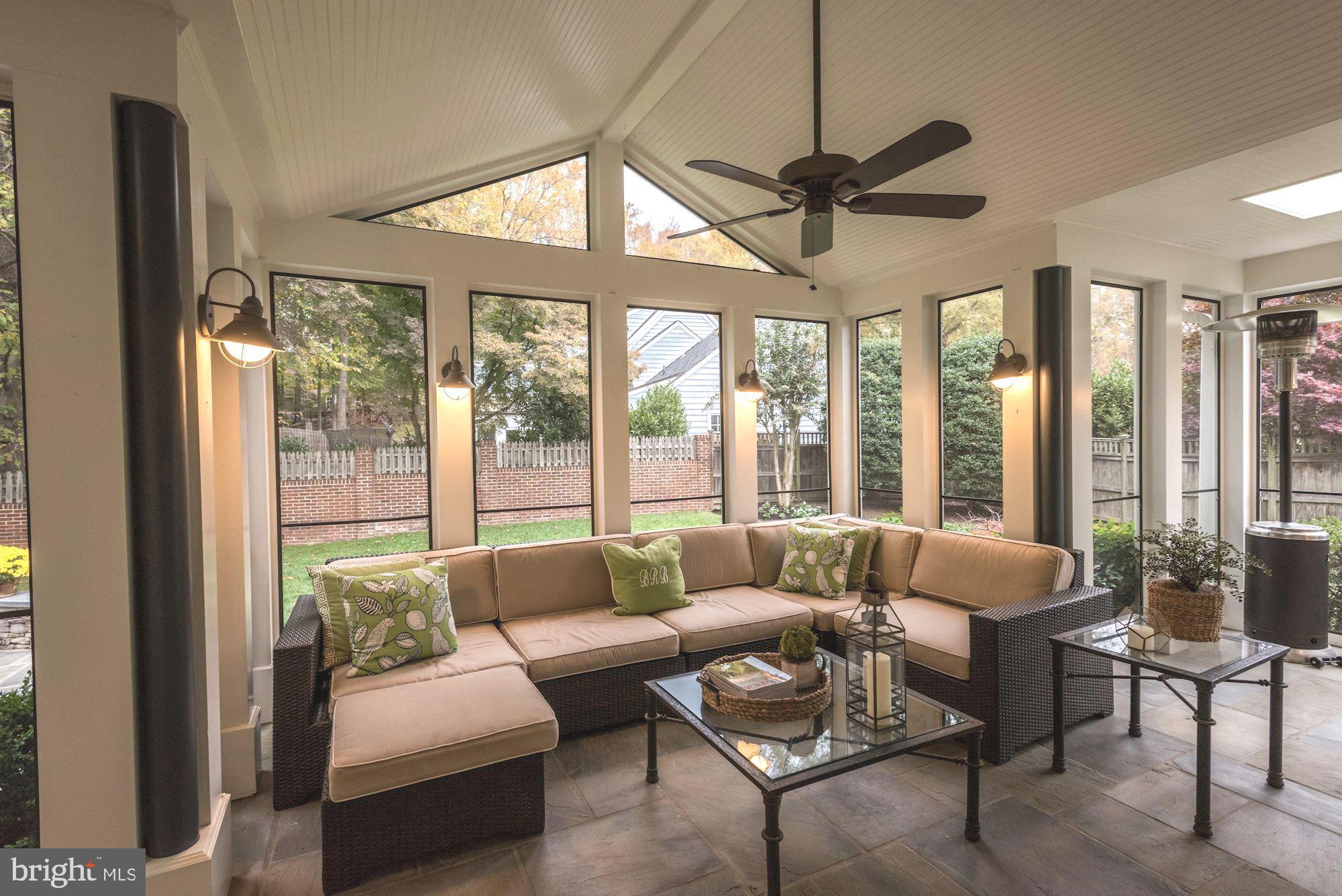 RIVER FALLS - Residential