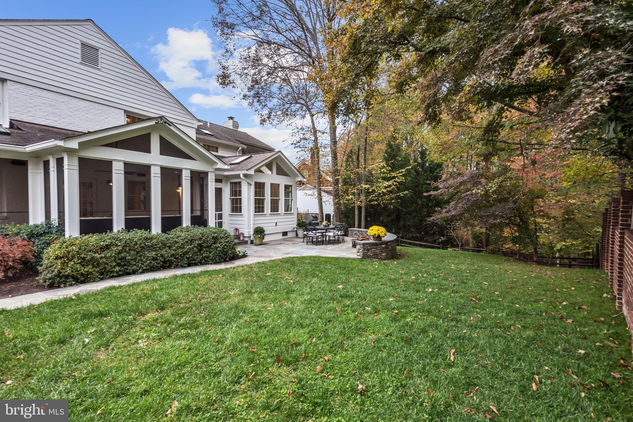 RIVER FALLS - Residential