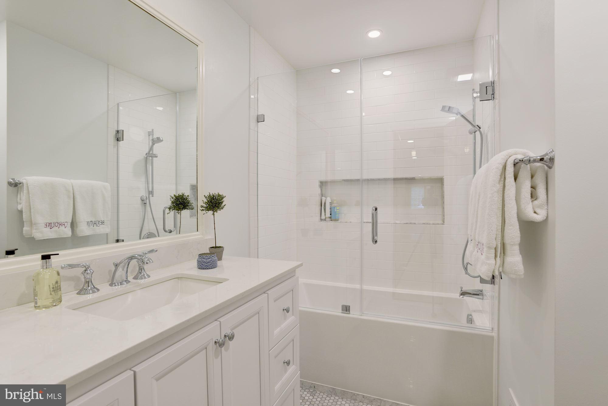 RIVER FALLS - Residential