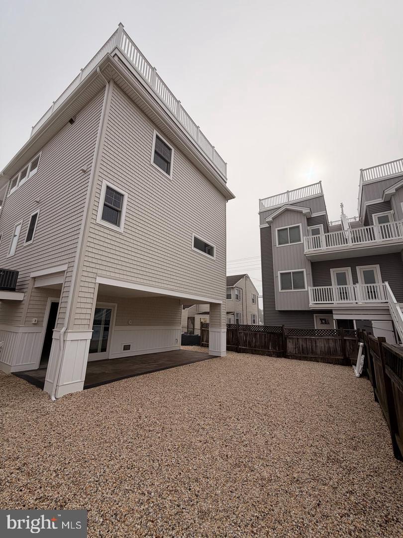 4 W SUMNER AVE