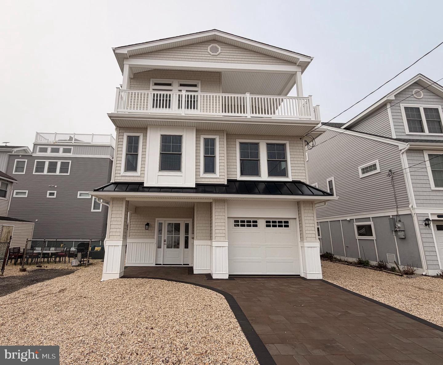 4 W SUMNER AVE