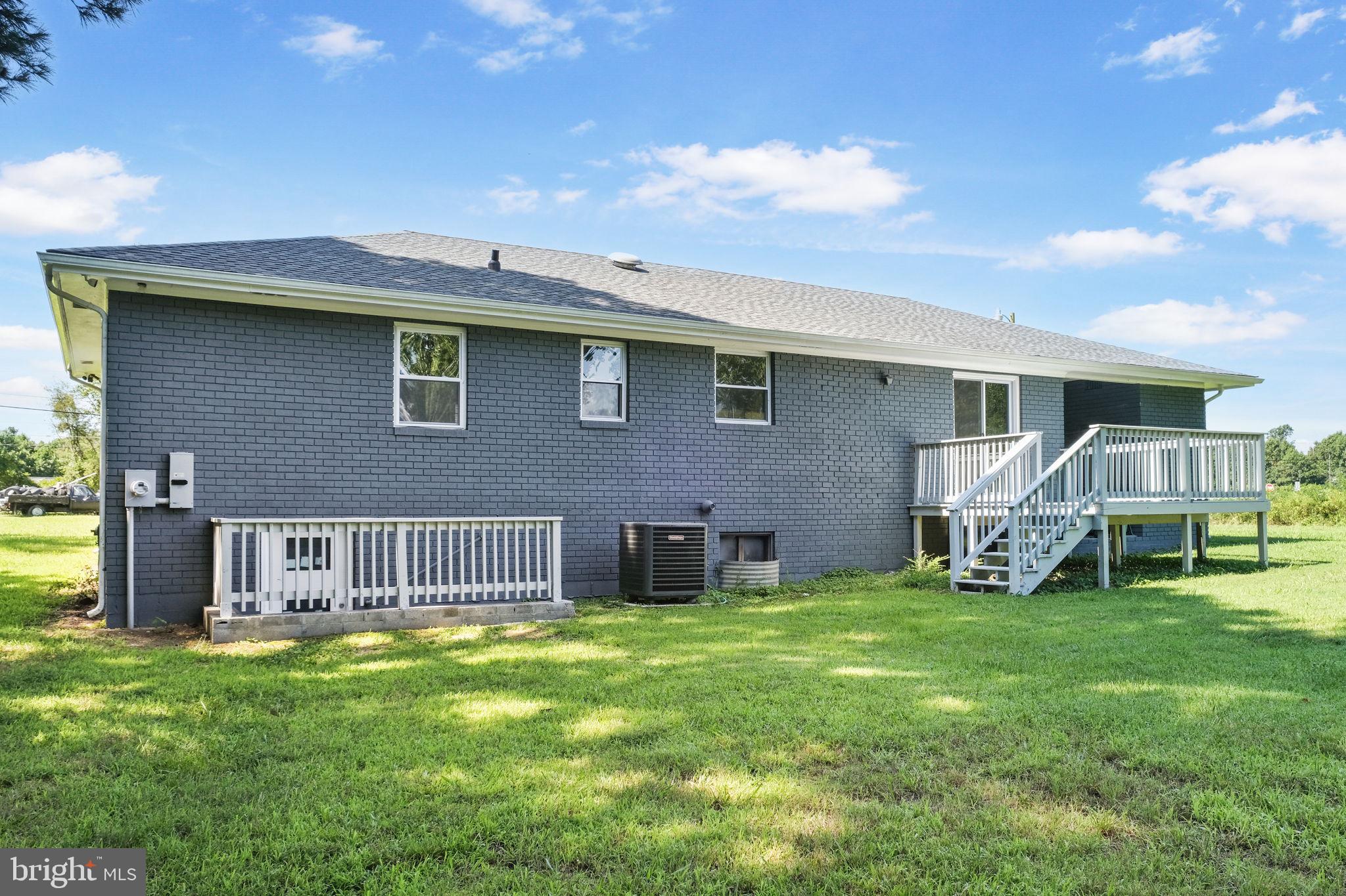 814 AVALON LANE