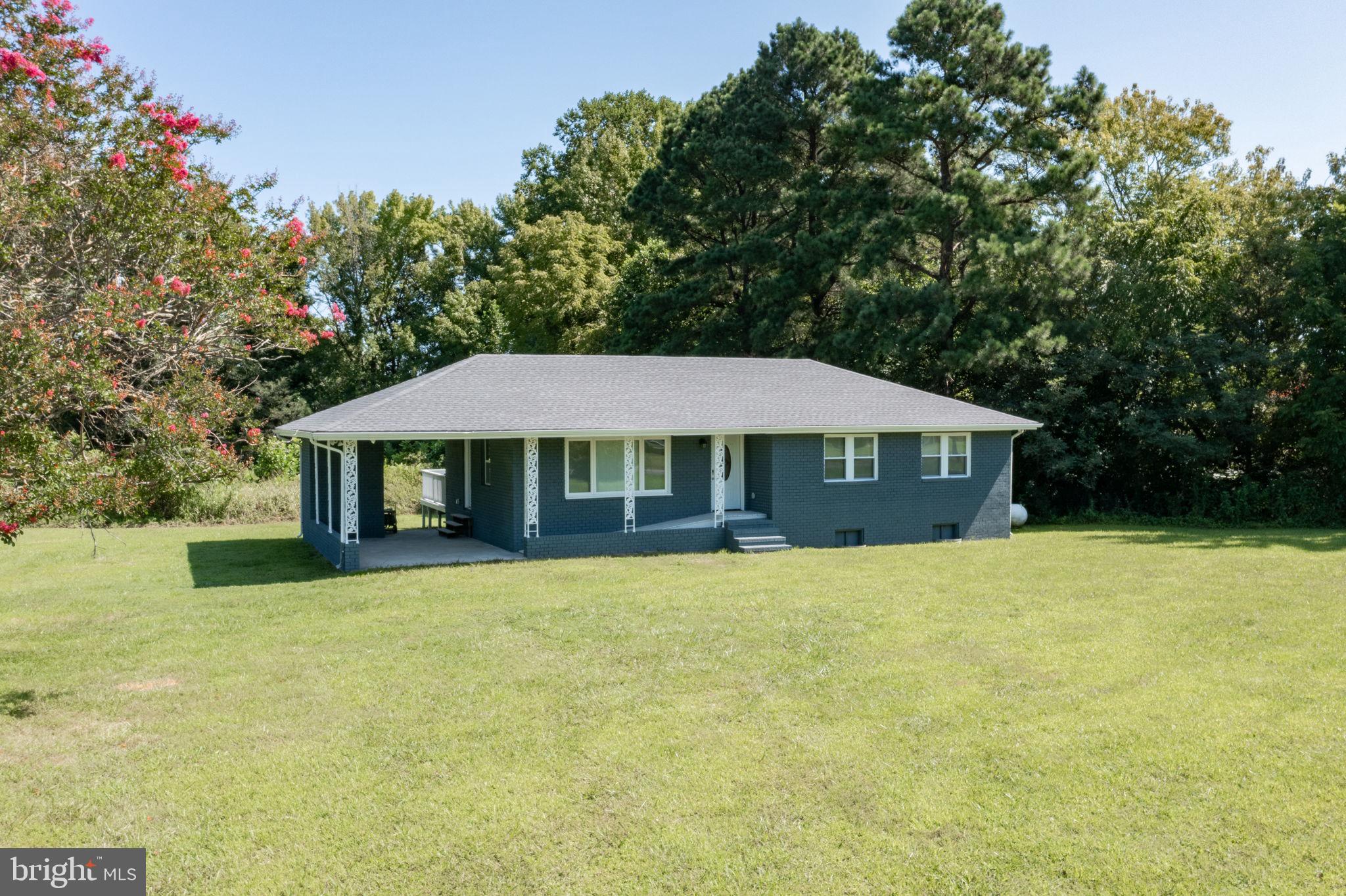 814 AVALON LANE