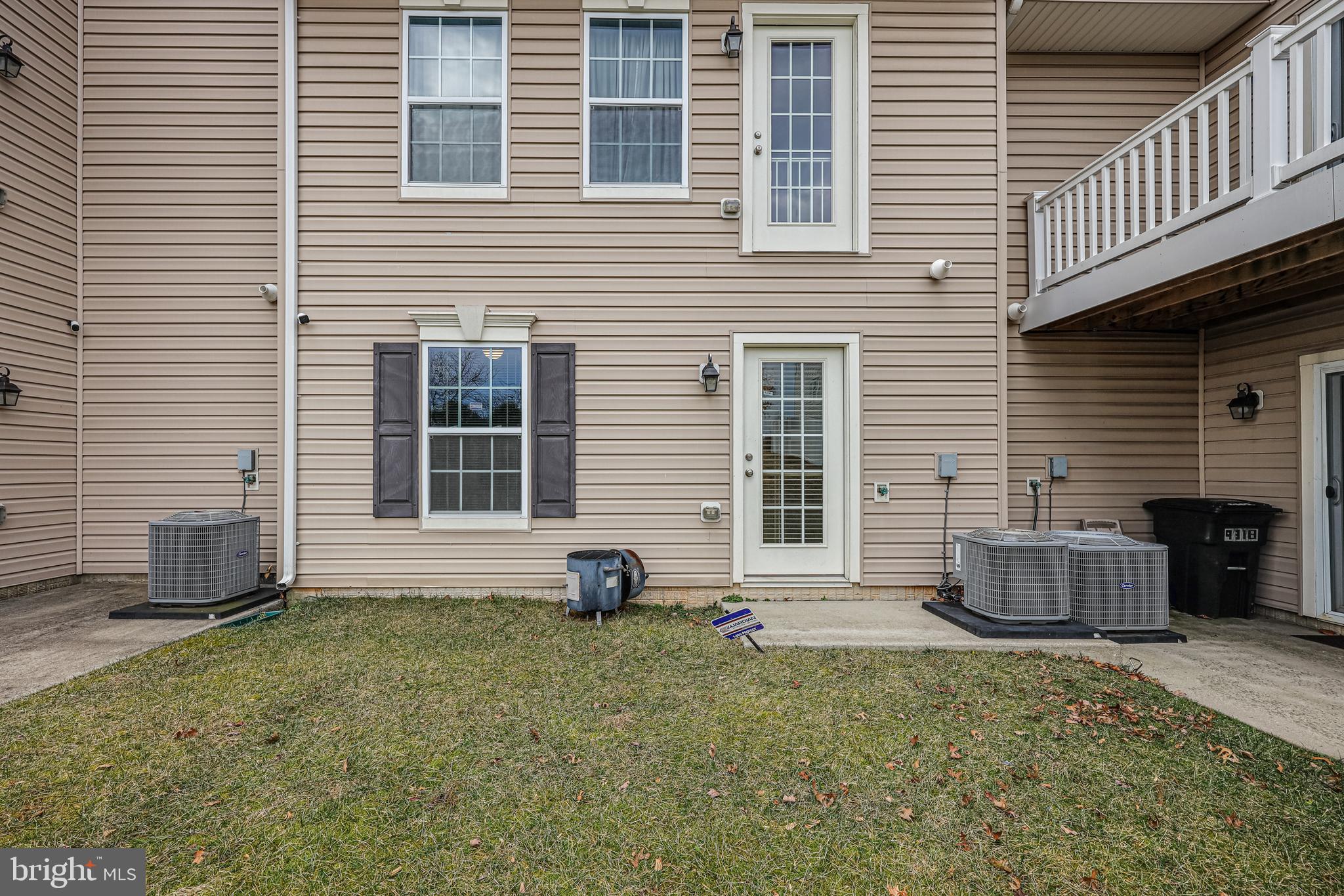 CARRIAGE HILLS TOWNHOUSE - Residential