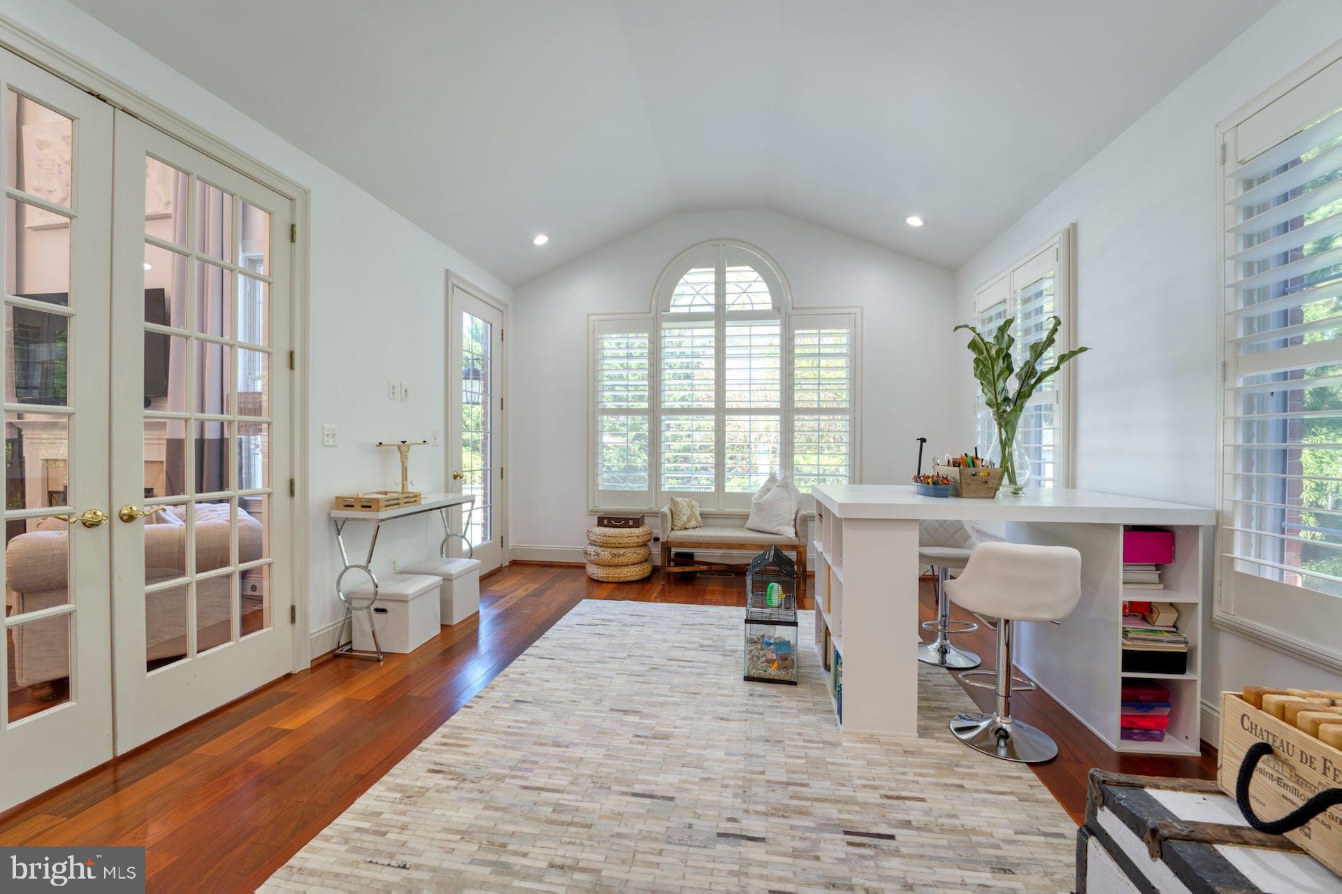 BELMONT COUNTRY CLUB - Residential