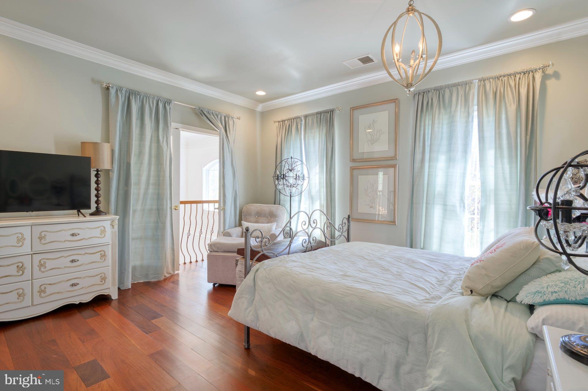 BELMONT COUNTRY CLUB - Residential