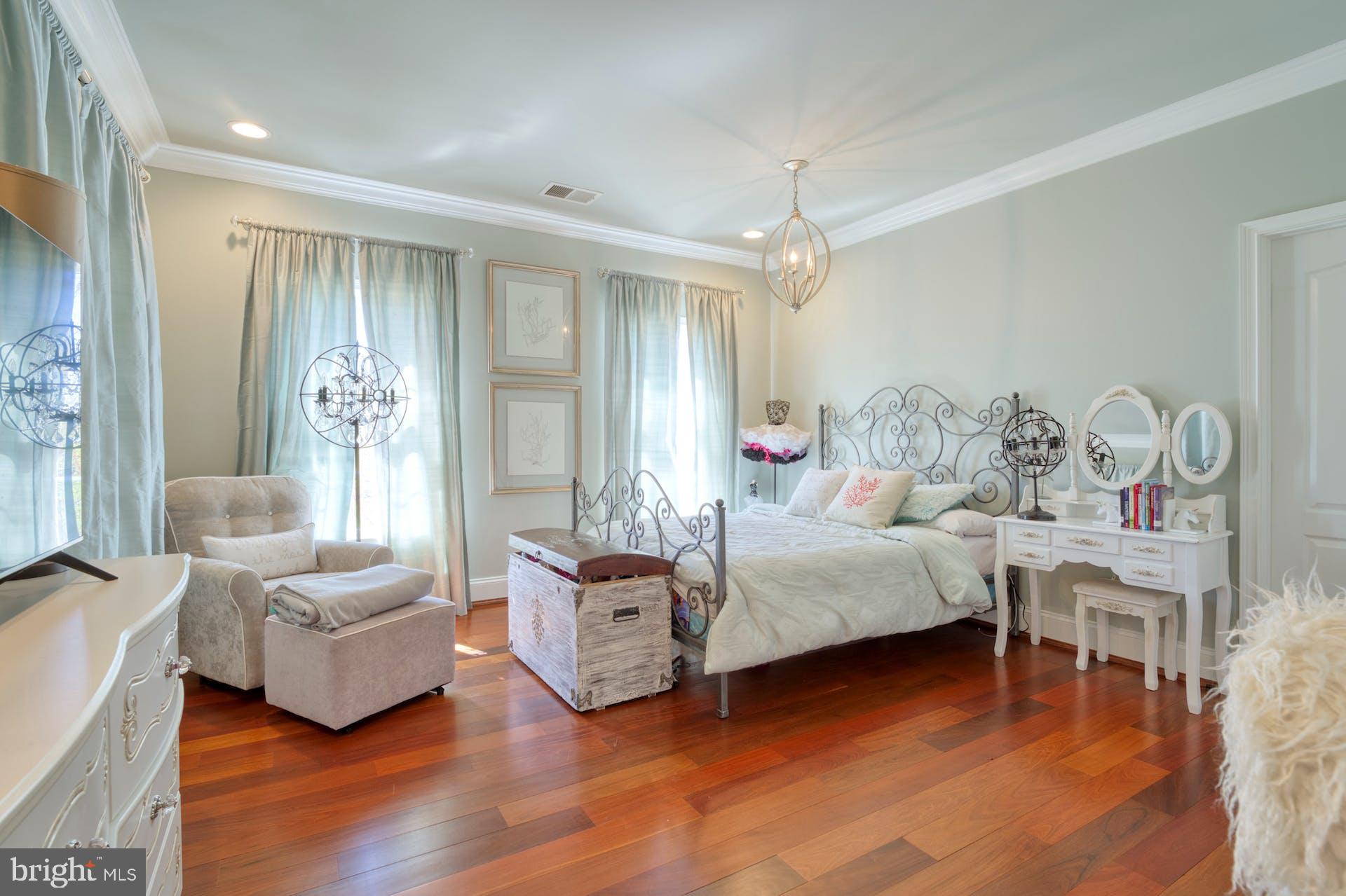 BELMONT COUNTRY CLUB - Residential