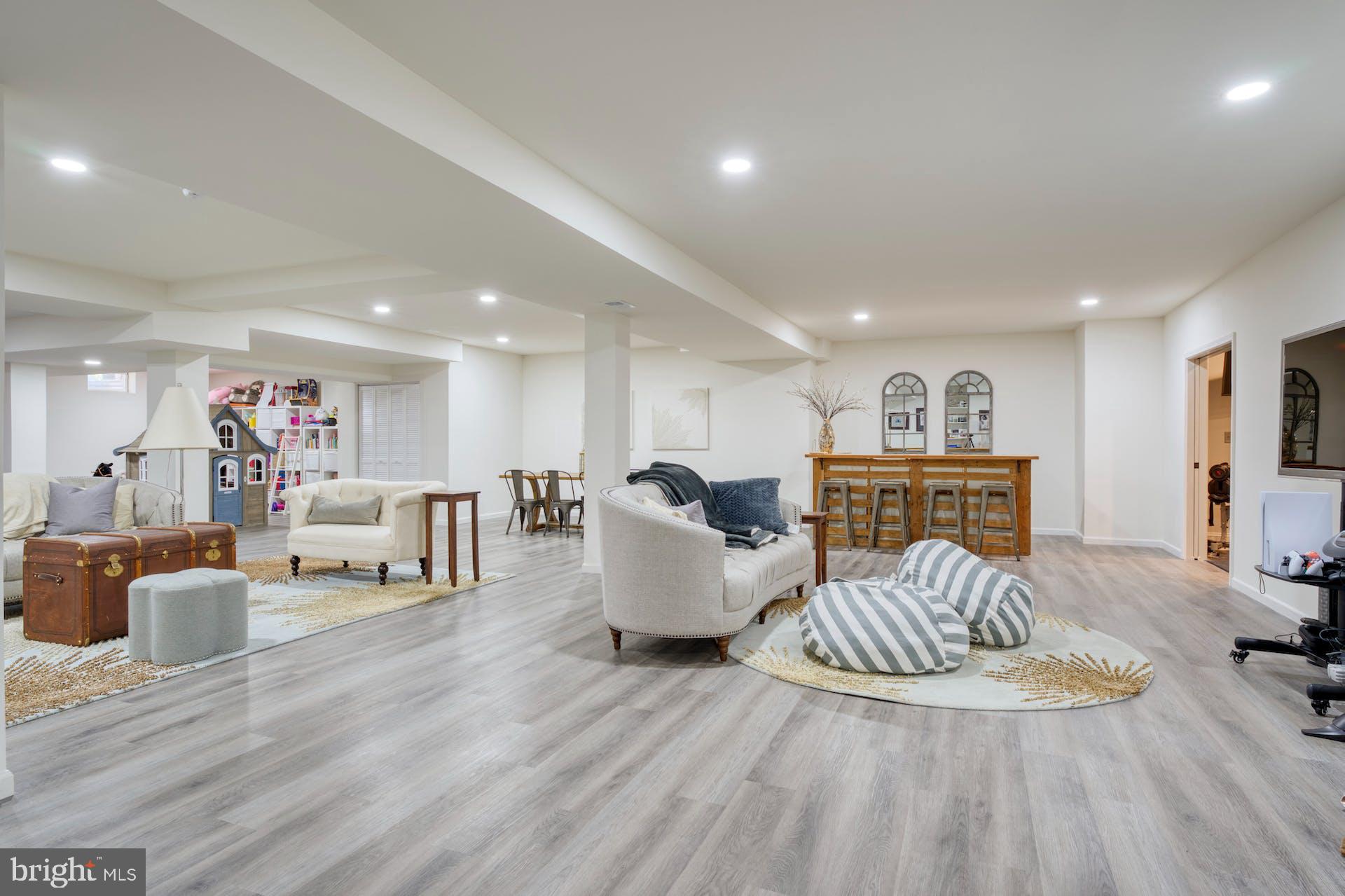 BELMONT COUNTRY CLUB - Residential