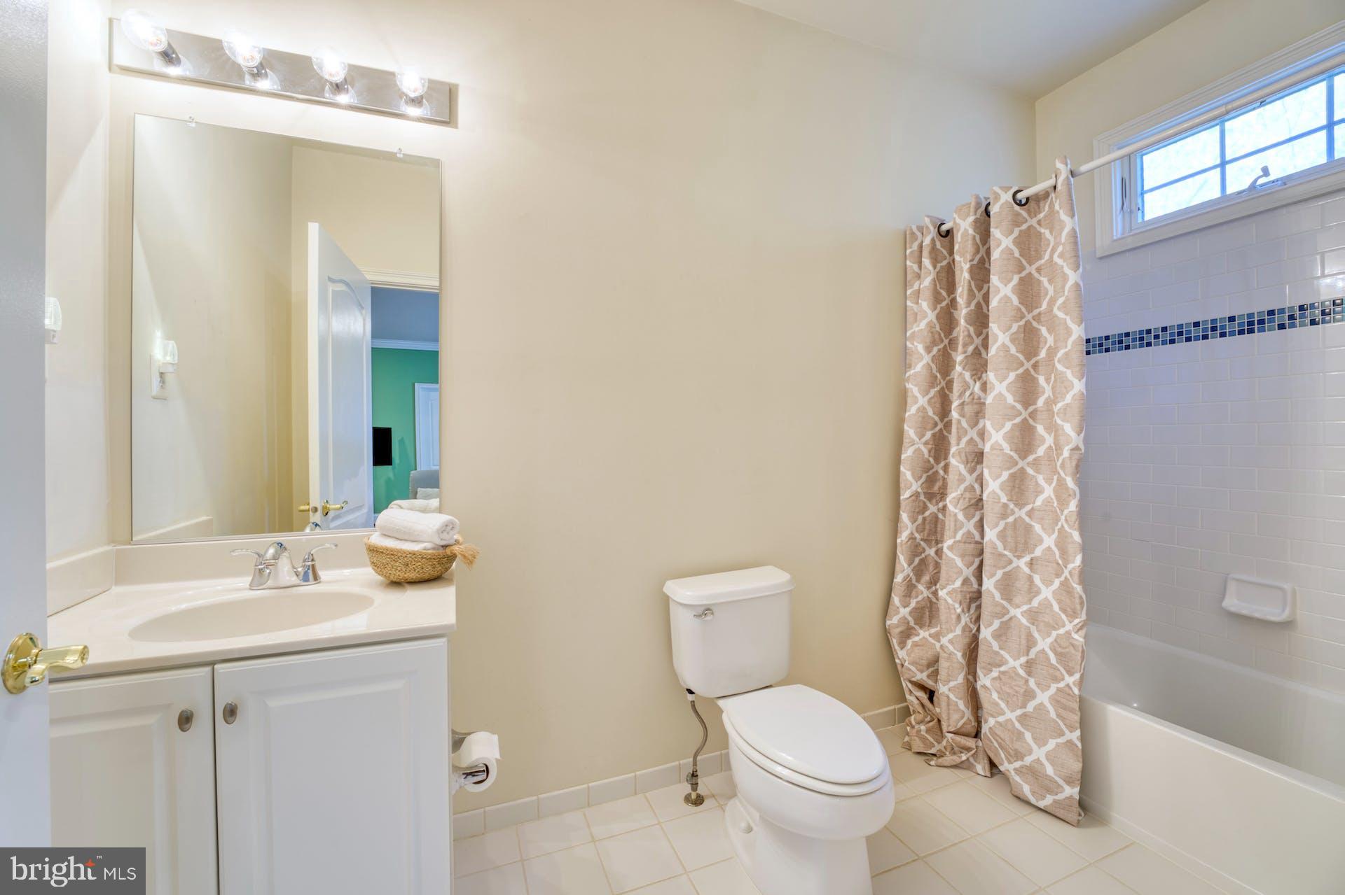 BELMONT COUNTRY CLUB - Residential