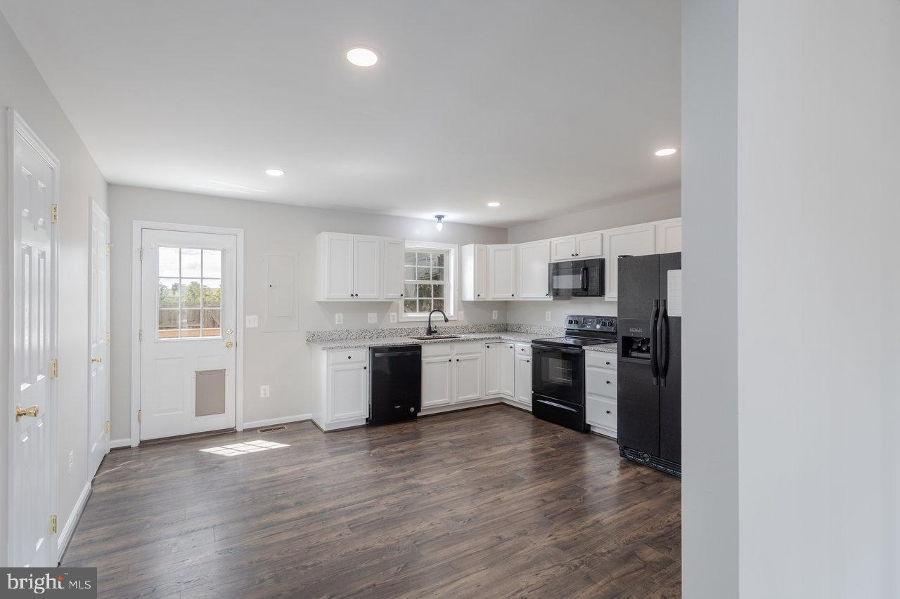 MADISON VILLAGE - Residential