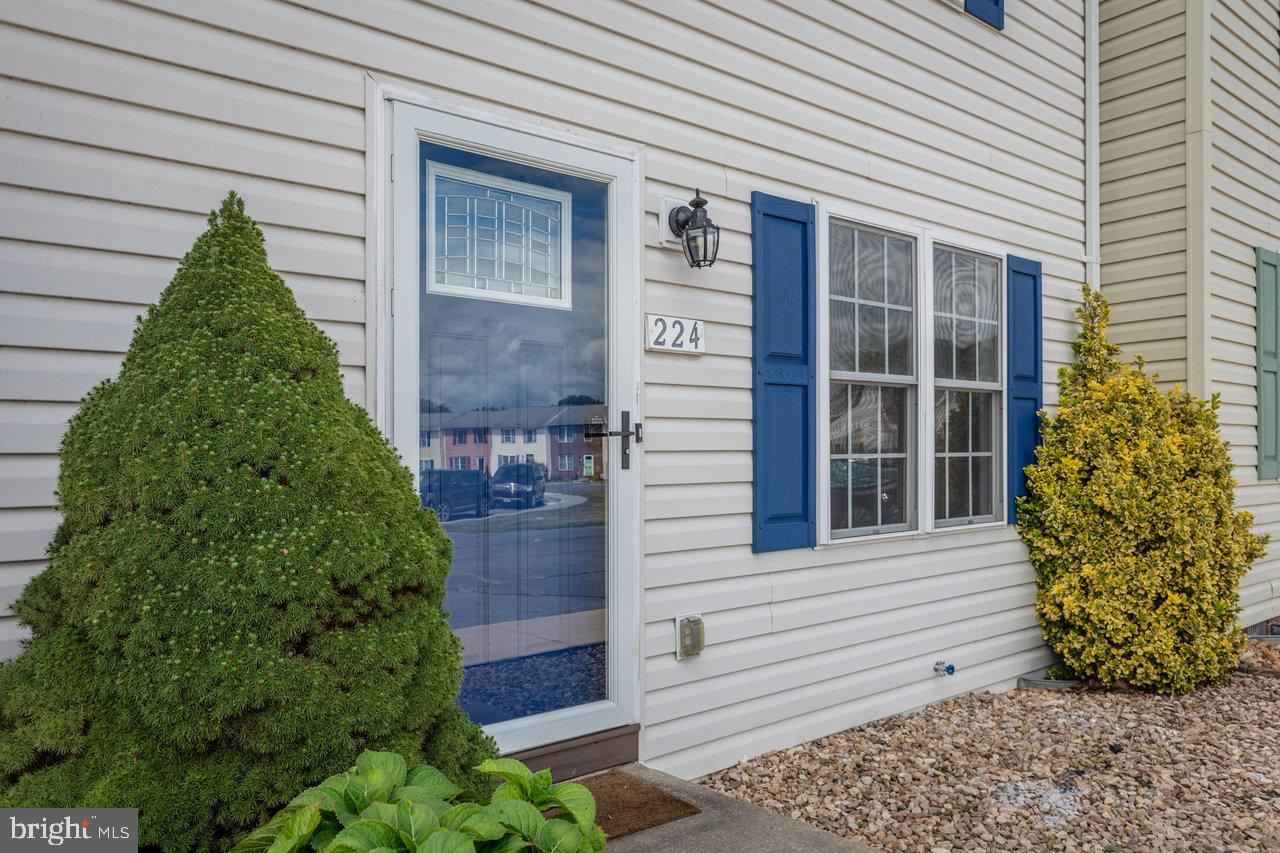 MADISON VILLAGE - Residential