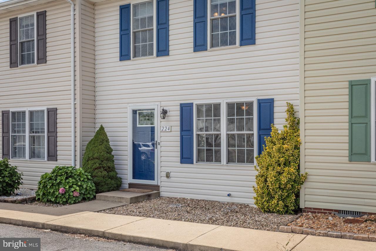 MADISON VILLAGE - Residential